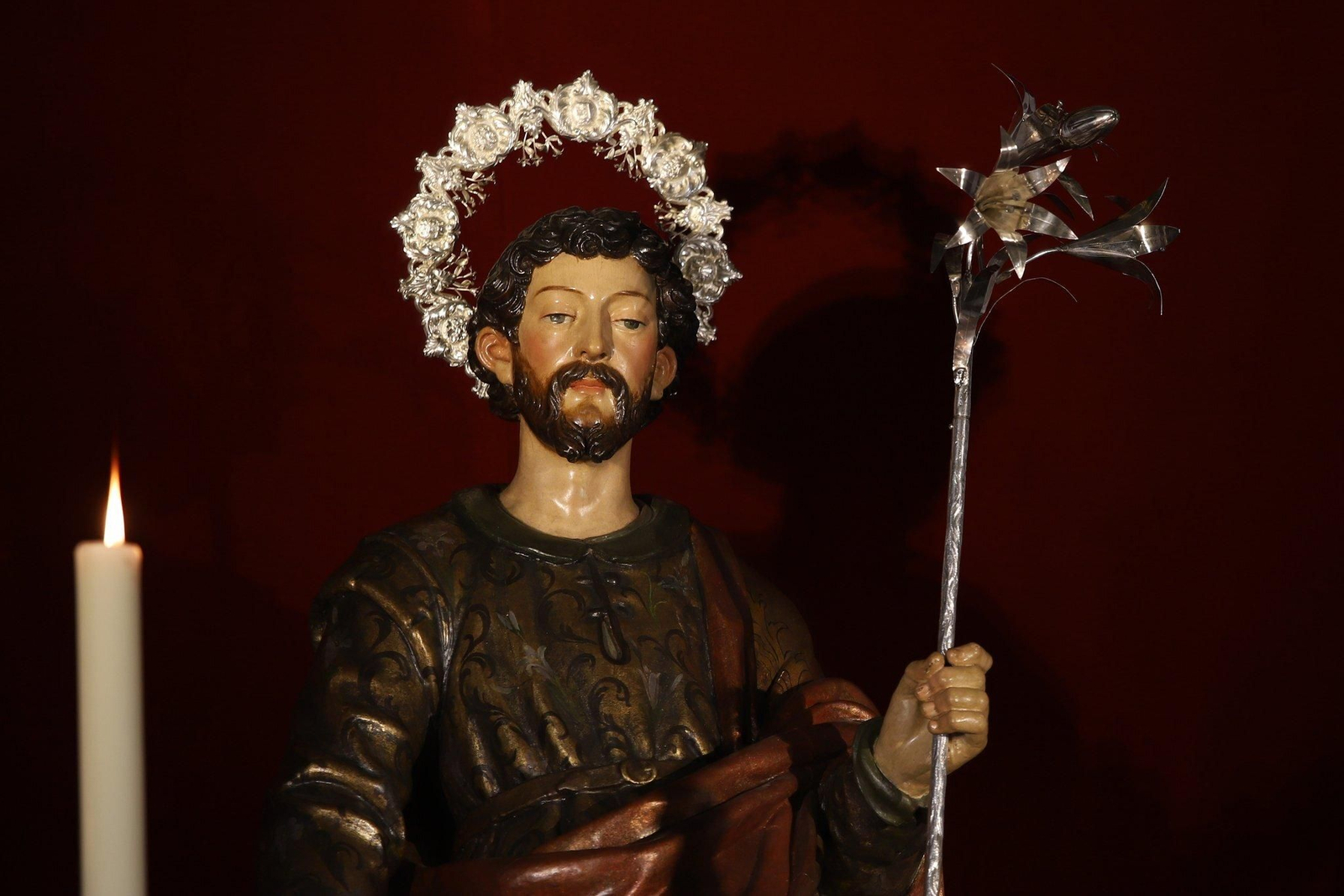 La hermandad reparte en estos días las últimas papeletas de sitio para acompañar al Santo