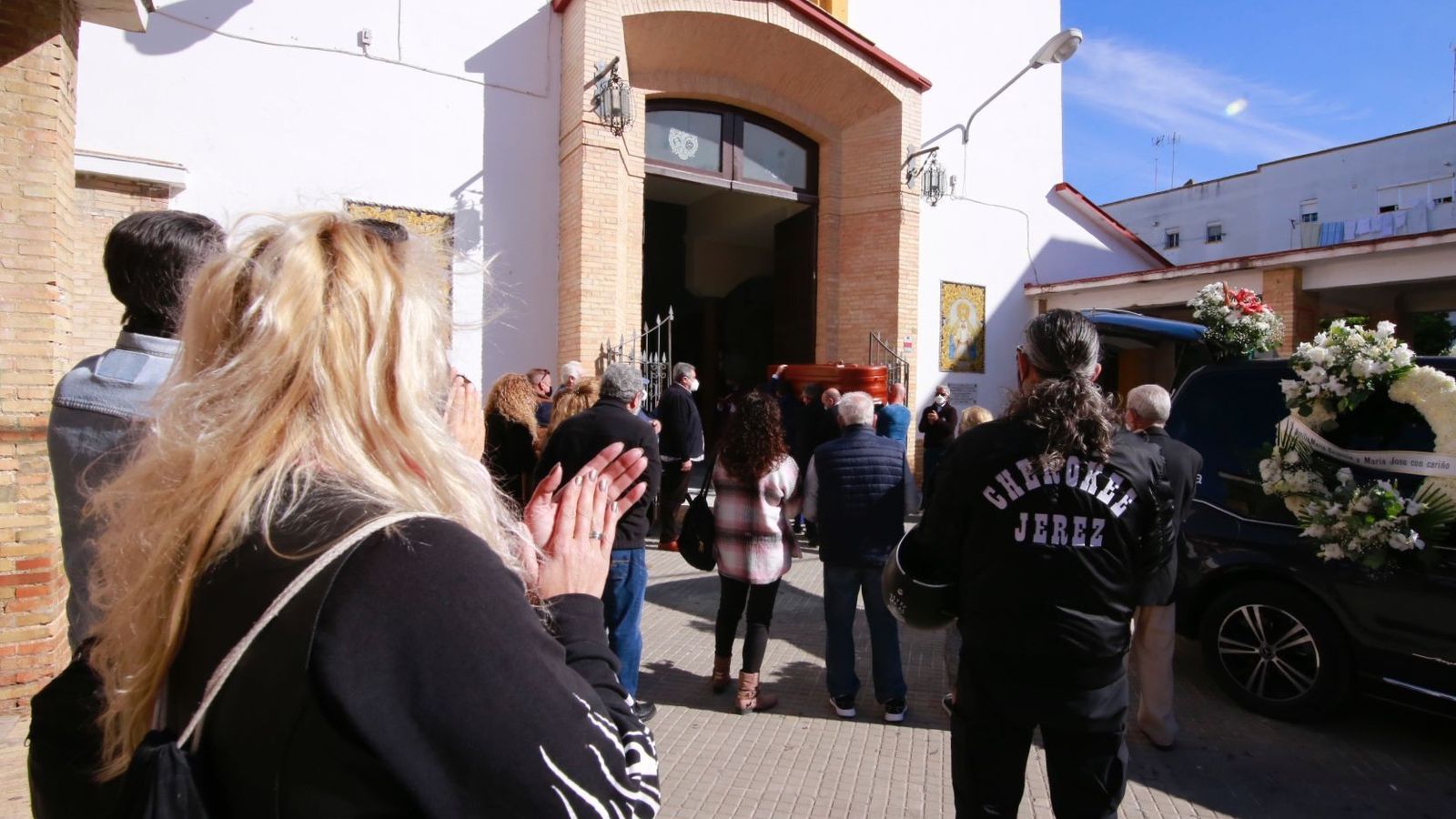 El sepelio por el eterno descanso de Juan Gallego ha sido en la parroquia de Las Viñas.