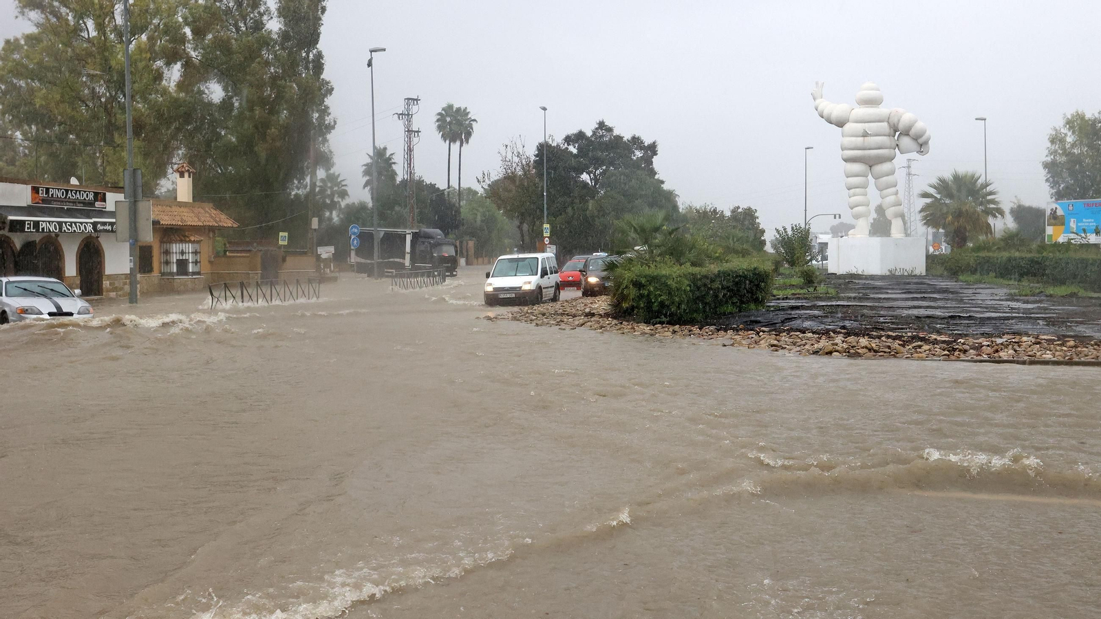 Imágenes del paso de la Dana, inundaciones, destrozos y caos por todo Jerez