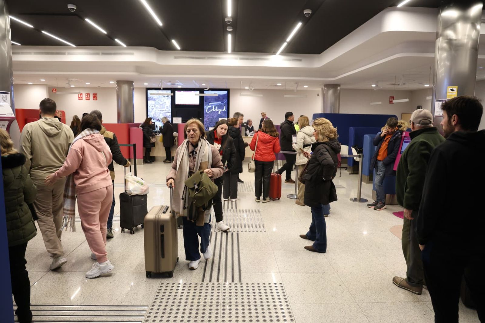 La estación de María Zambrano de Málaga esta mañana, tras el accidente en Córdoba, en imágenes