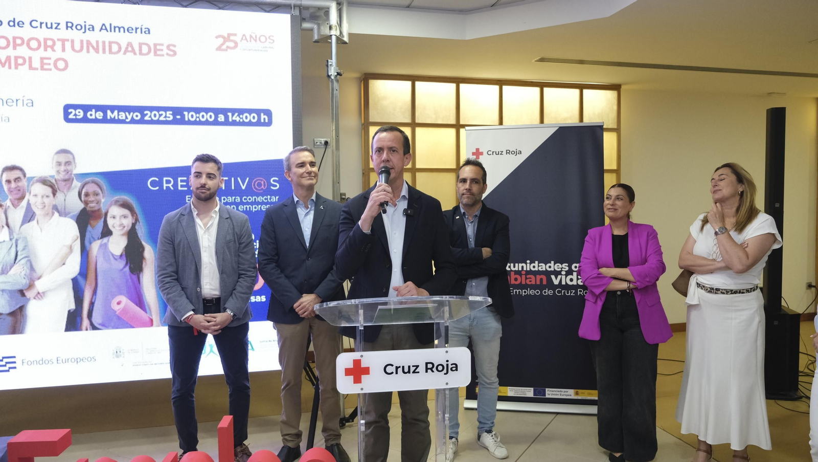 I Feria de Empleo Cruz Roja de Almería, en imágenes
