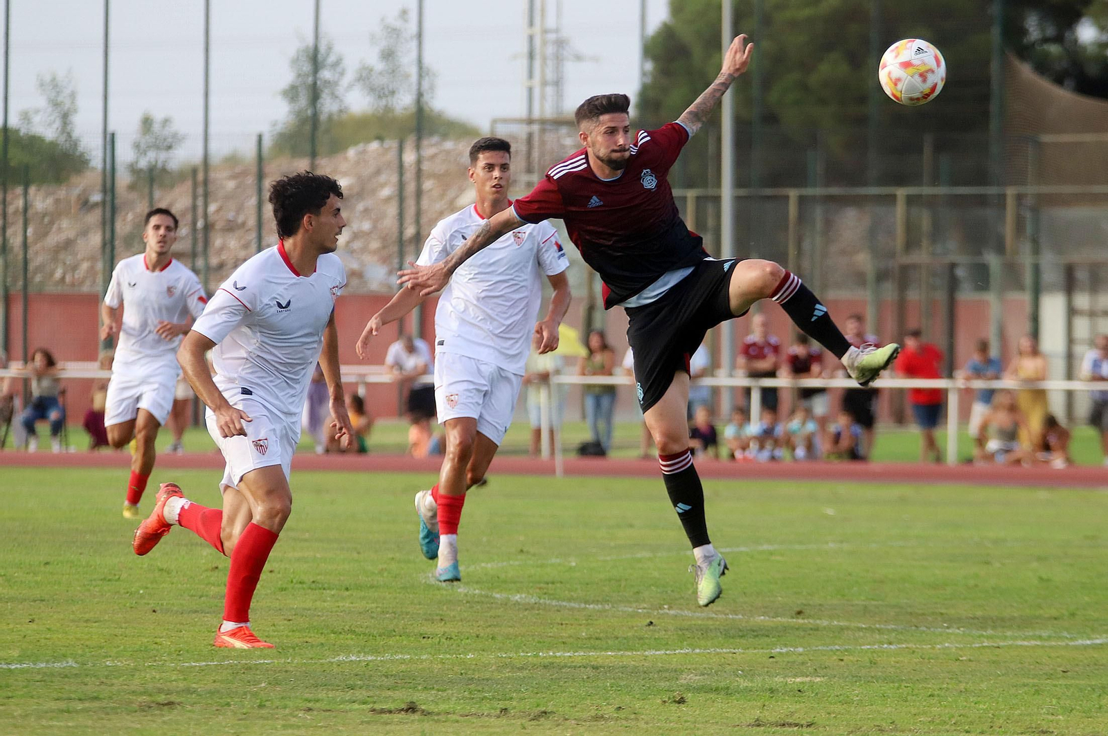 Imágenes del Recreativo de Huelva-Sevilla At en el Memorial Manuel González Rodríguez de Punta Umbría