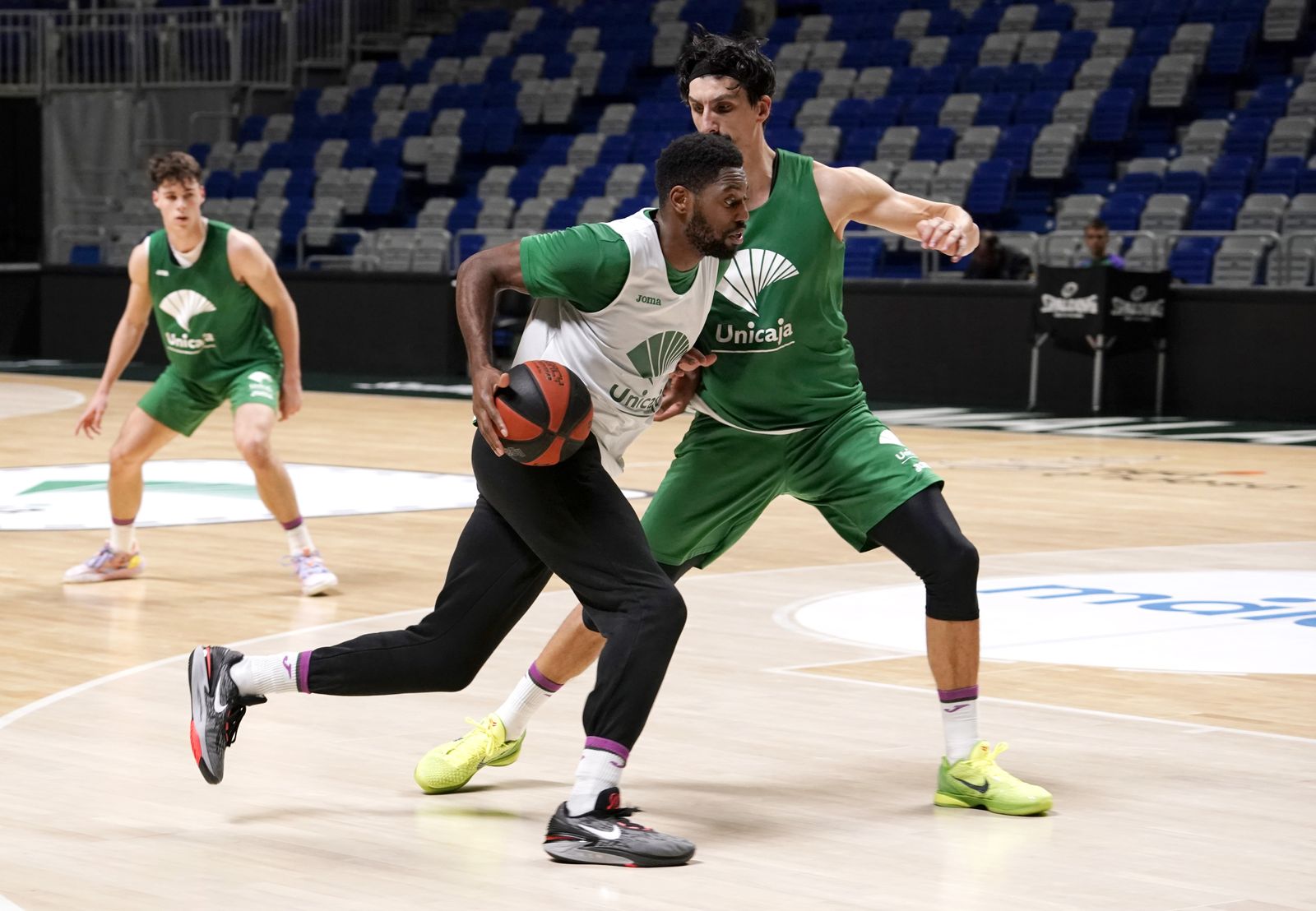 Buenas noticias: El Unicaja pudo ejercitarse con Dylan Osetkowski