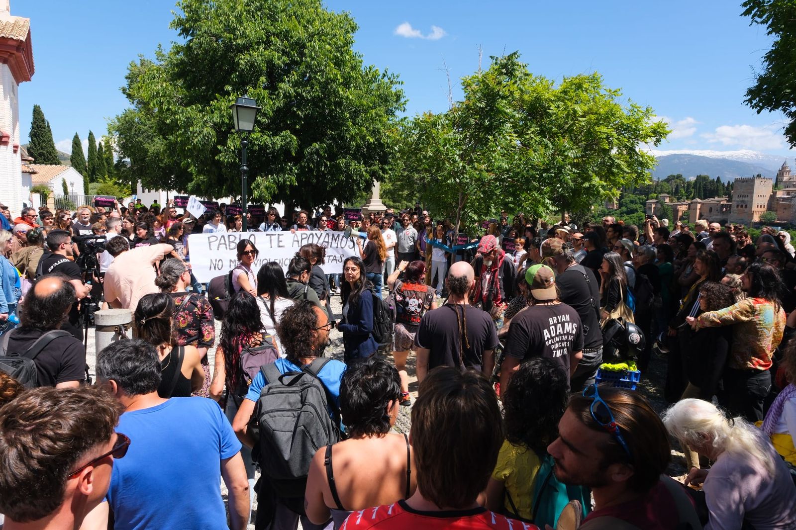 Indignación en Granada: las imágenes de la protesta tras la paliza ...