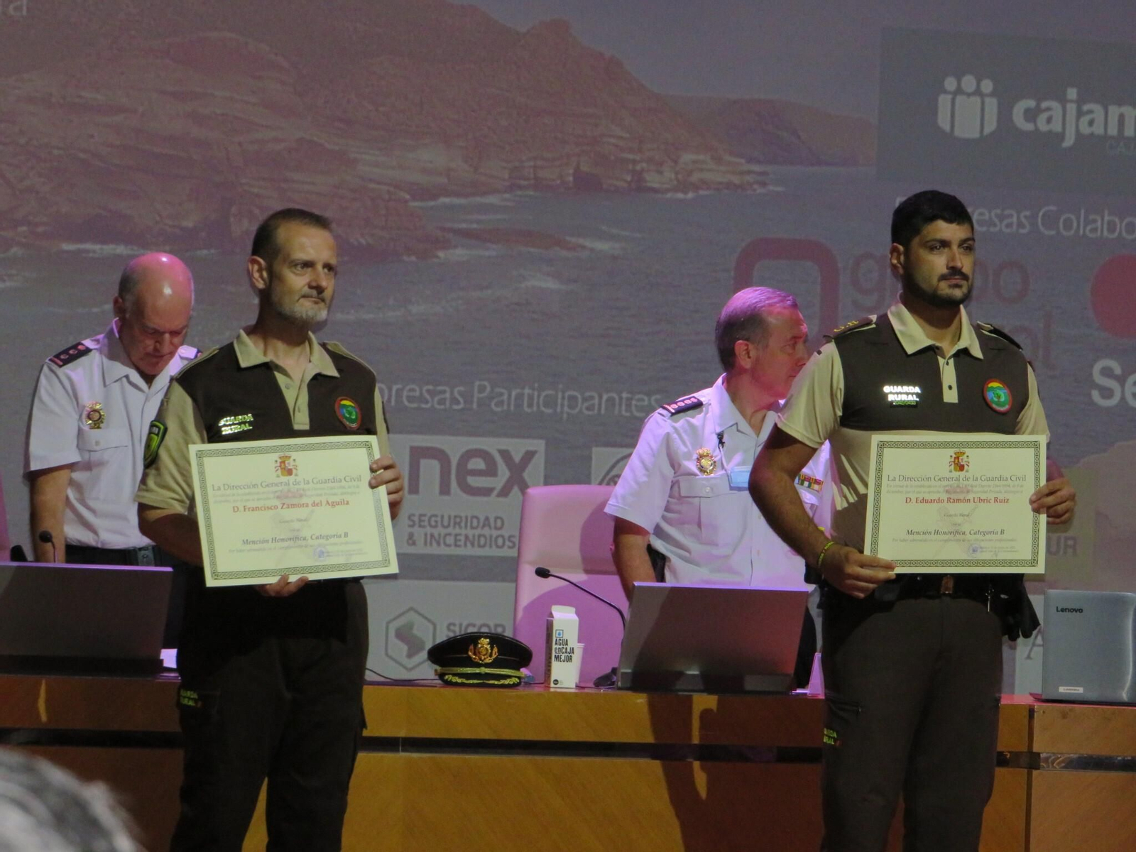 Policía y Guardia Civil premian a la seguridad privada en la UAL.