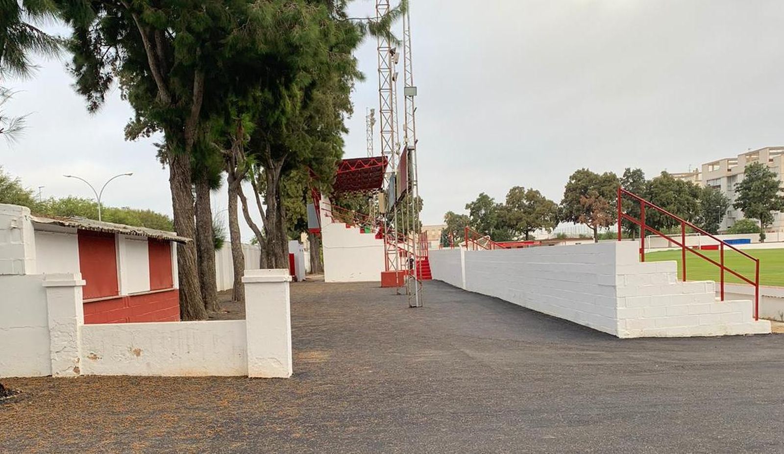 Imagen del remozado Campo Municipal de Deportes.
