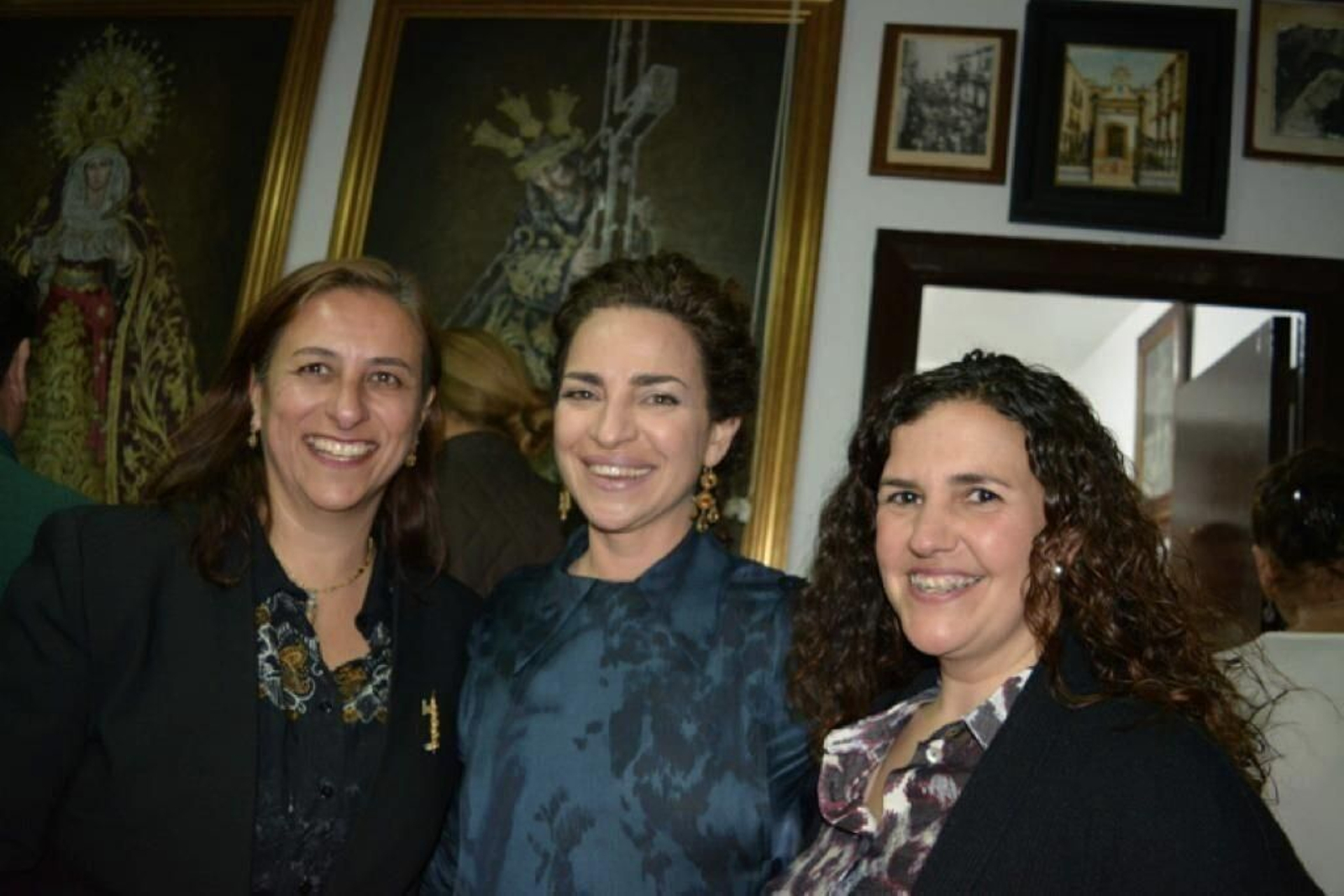 Tres pregoneras de Jesús Nazareno: Carmen Tejero, Lala Prieto y Mercedes Barrones.
