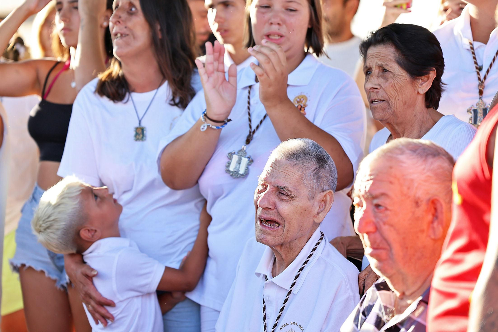 Imágenes de la Virgen del Carmen procesionando en Punta Umbría