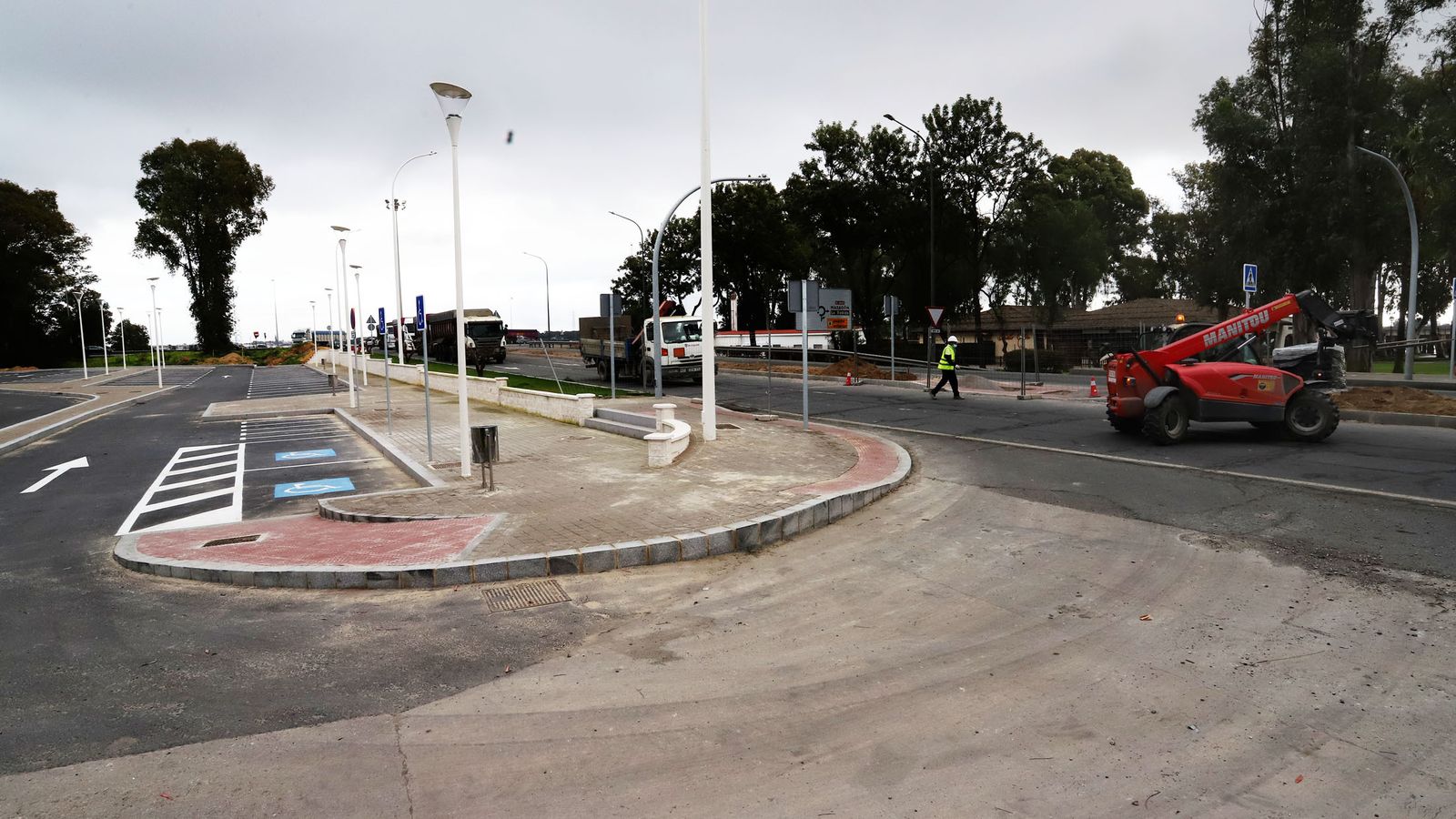 Nuevos aparcamientos habilitados en la zona del Monumento a Colón.