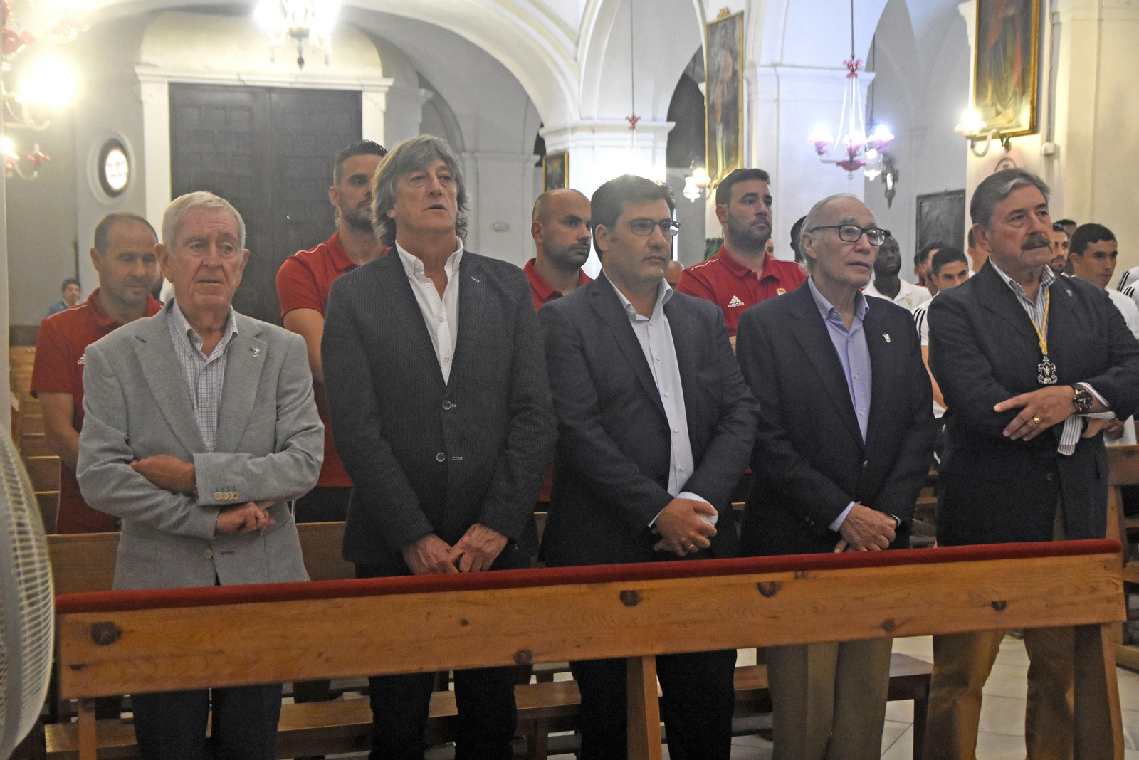 La ofrenda floral del Córdoba CF a San Rafael, en imágenes