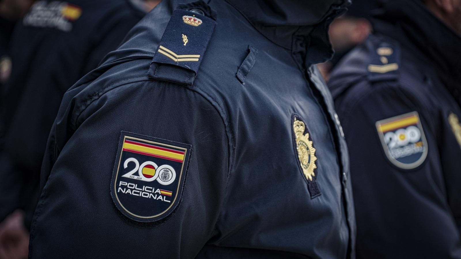 Fotos del acto del izado de bandera en Cádiz con motivo del bicentenario de la Policía Nacional