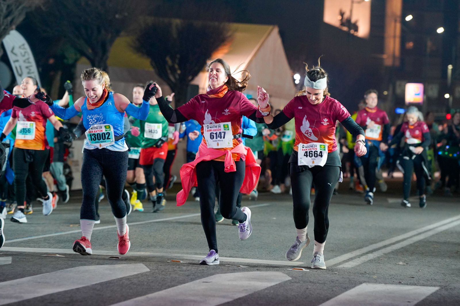 En imágenes: búscate en tu llegada a meta de la Carrera de San Antón 2026 (21)