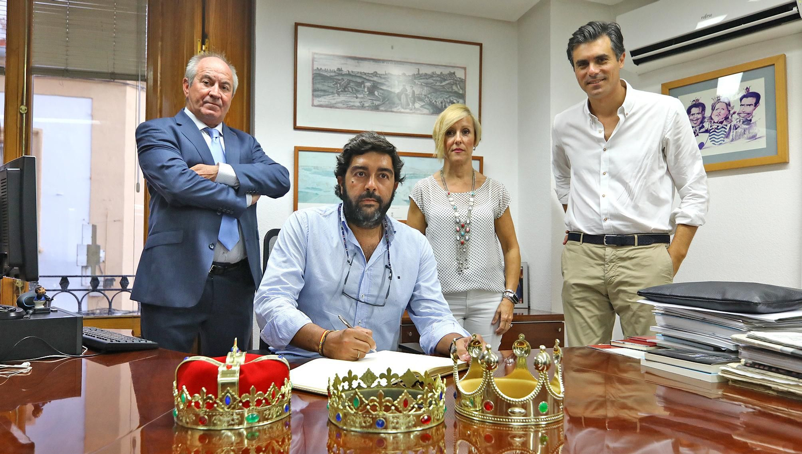 Tradicional visita de los Reyes Magos y el Gran Visir al Diario