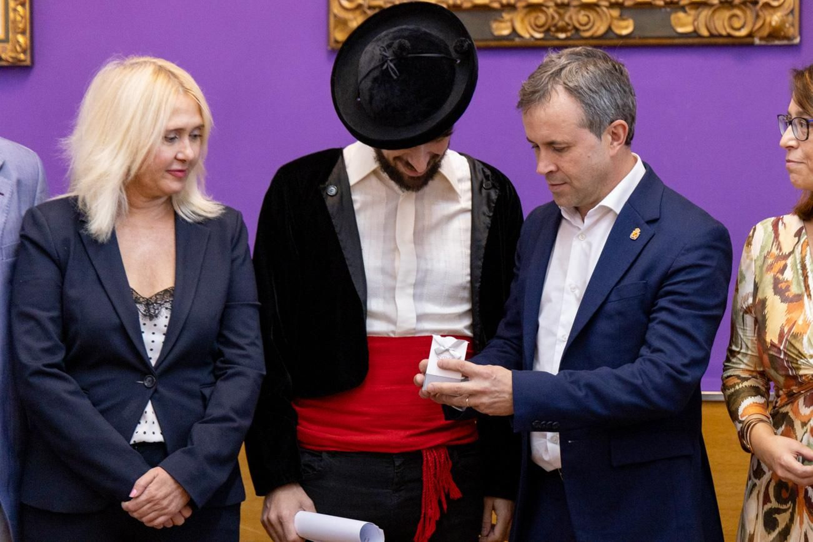 Pregón de David Uclés y cabalgata por la Feria de San Lucas