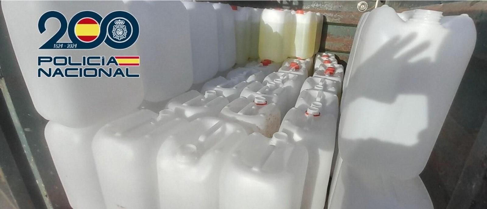 Petacas con gasolina que transportaban los detenidos en Jerez.