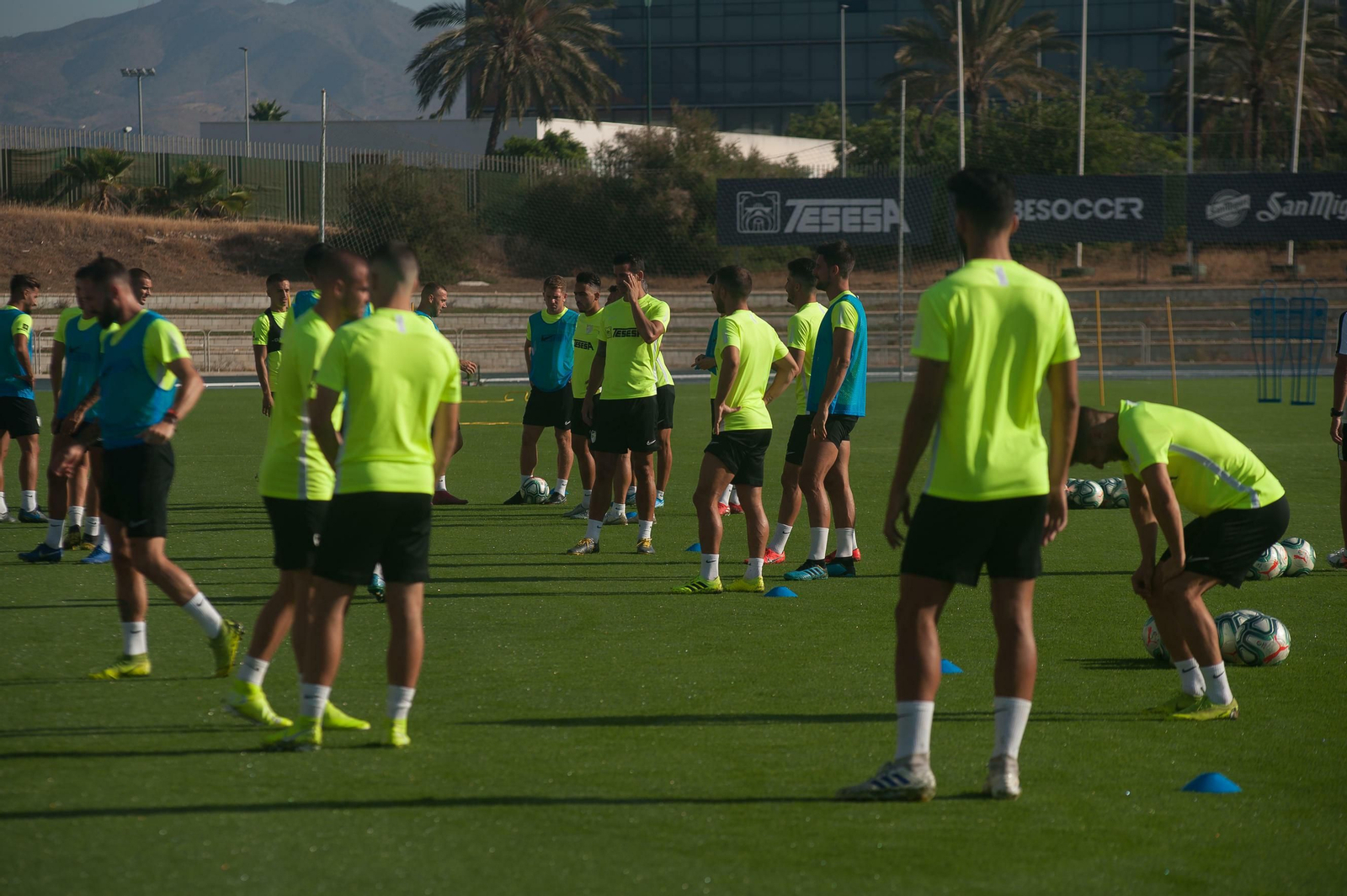 Las fotos del entrenamiento del Málaga CF a puerta abierta Las fotos del entrenamiento del Málaga CF a puerta abierta