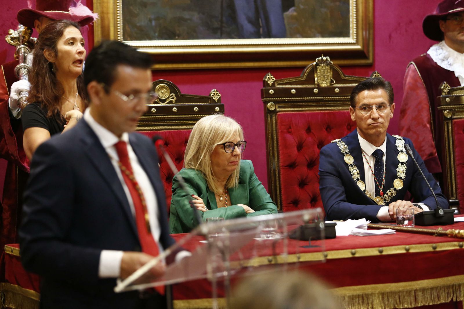 Las imágenes de la jornada de constitución del Ayuntamiento de Granada
