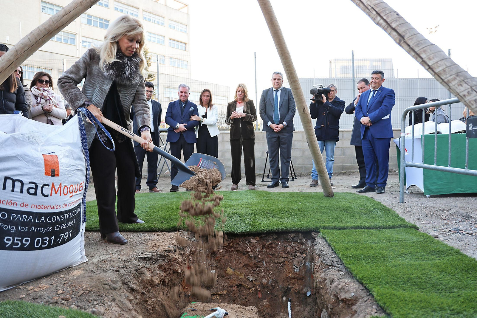 Imágenes del acto de colocación primera piedra del futuro Centro Polivalente de la Fundación Laberinto