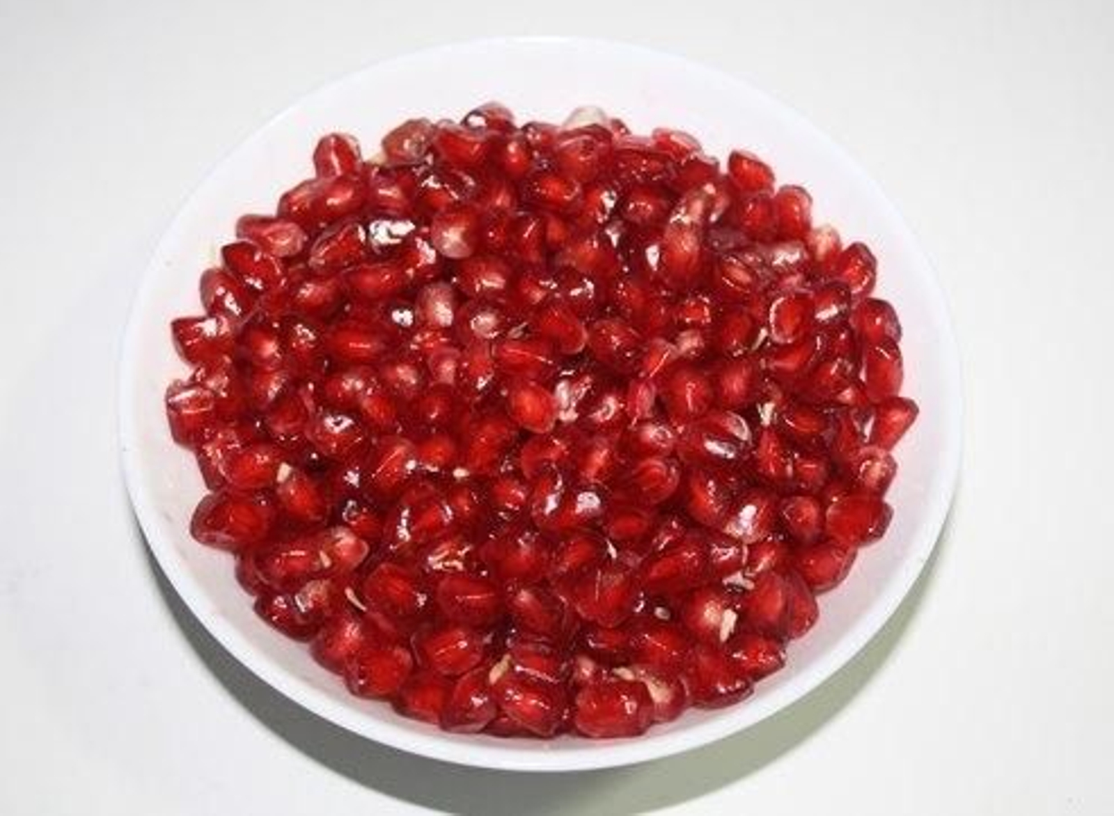 Rollos de salmón con granadaEnsalada de granadasEnsalada de col con granada