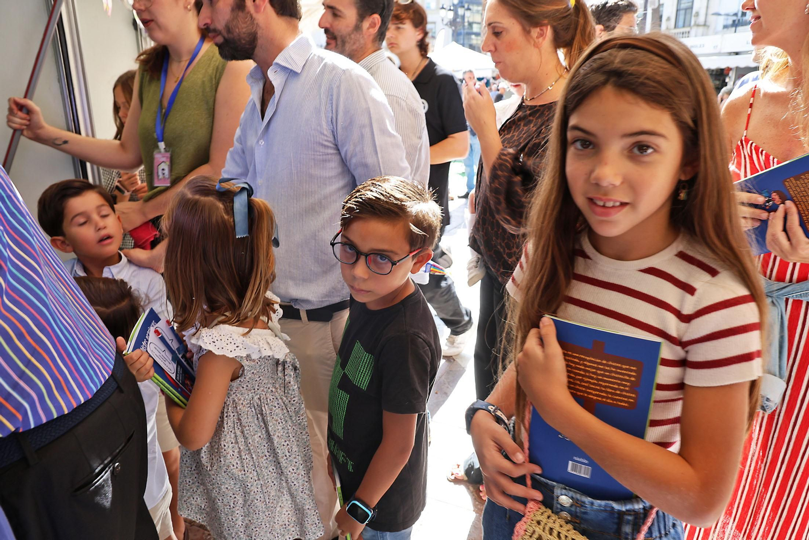 Imágenes del ambiente en la Feria del Libro de Huelva