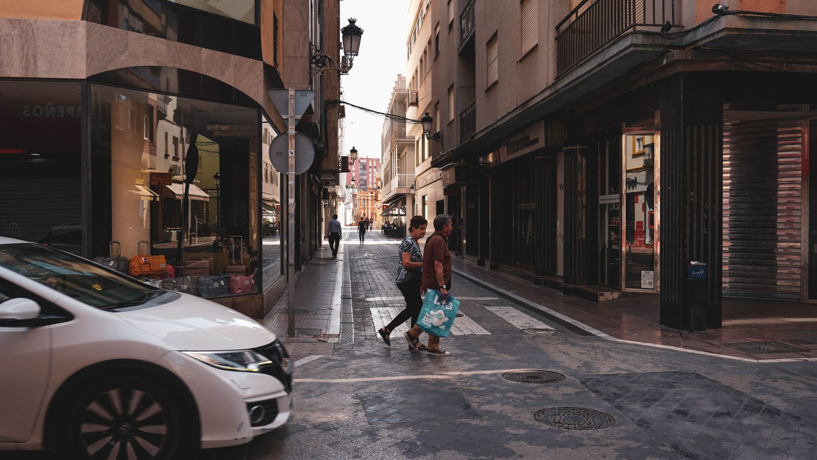 Un paseo por el centro de la Linea de la concepción, en imágenes.