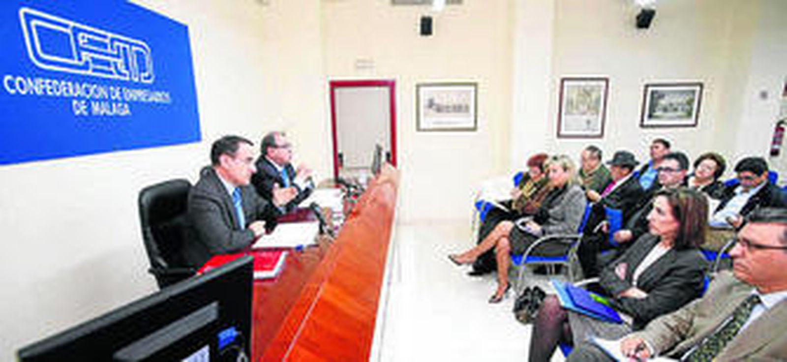 González de Lara y Pérez Casero presiden la reunión de vocales.