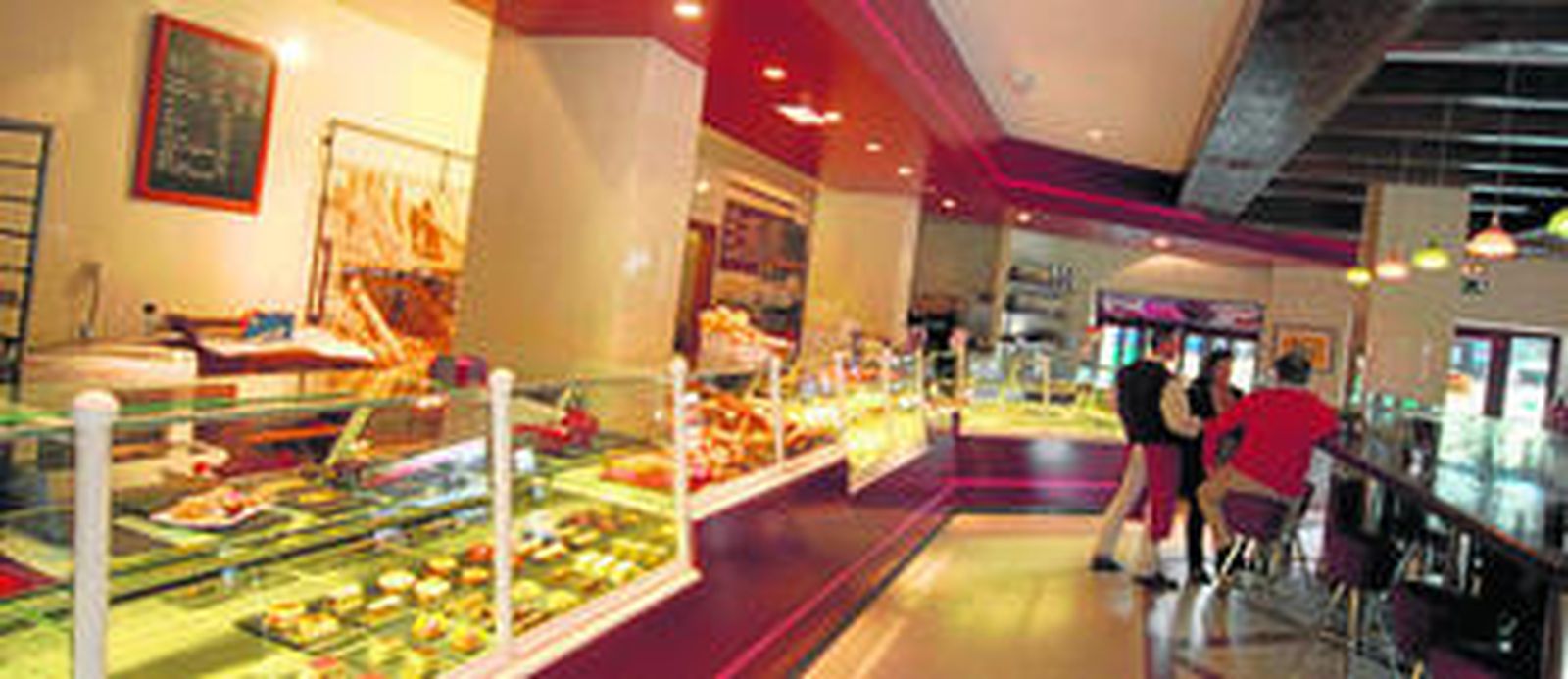Interior de la pastelería.