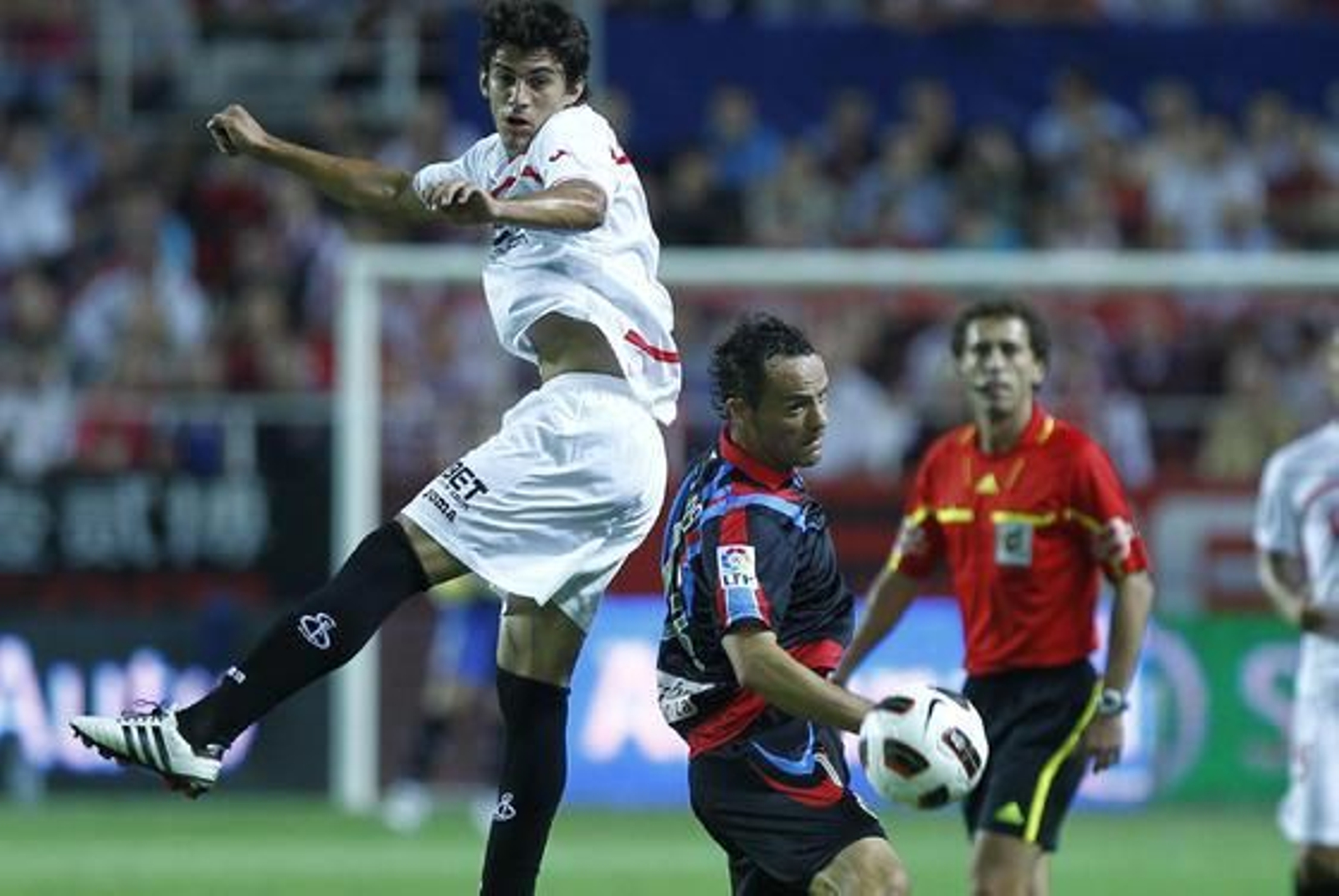 El Sevilla deja escapar otros dos puntos del Sánchez Pizjuán. / Antonio Pizarro