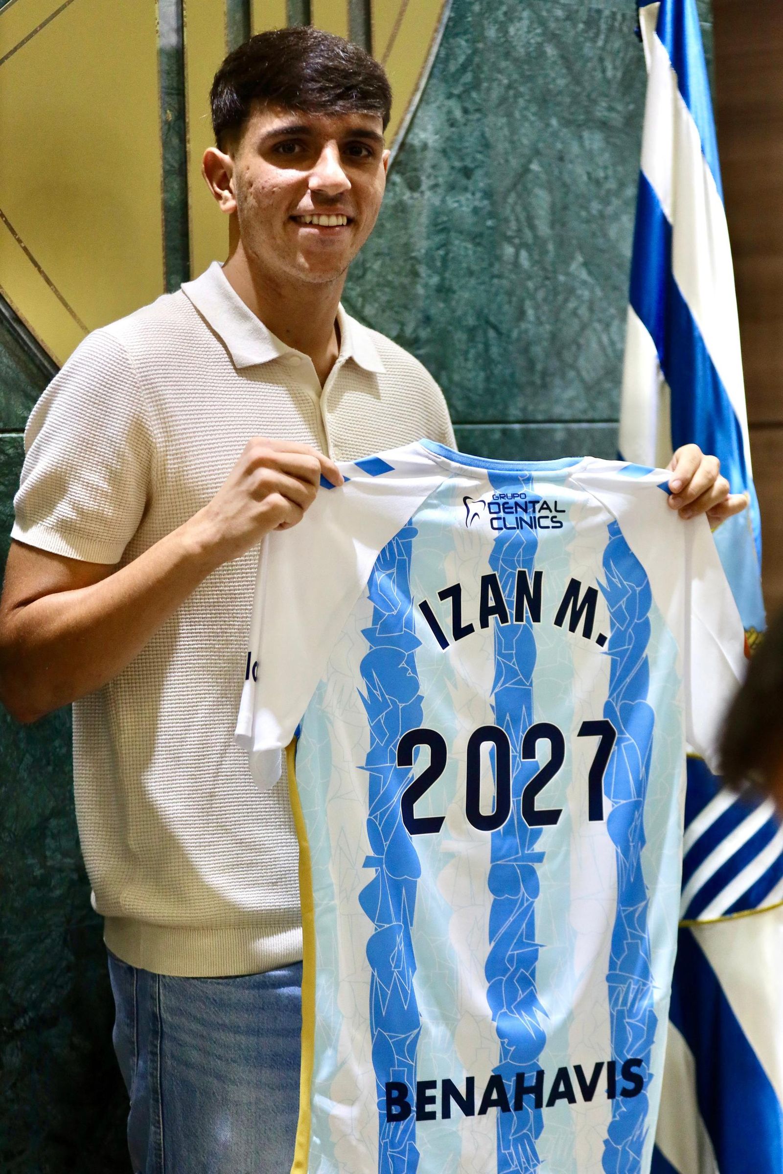 La renovación de Izan Merino y el balance de mercado de Loren, en fotos