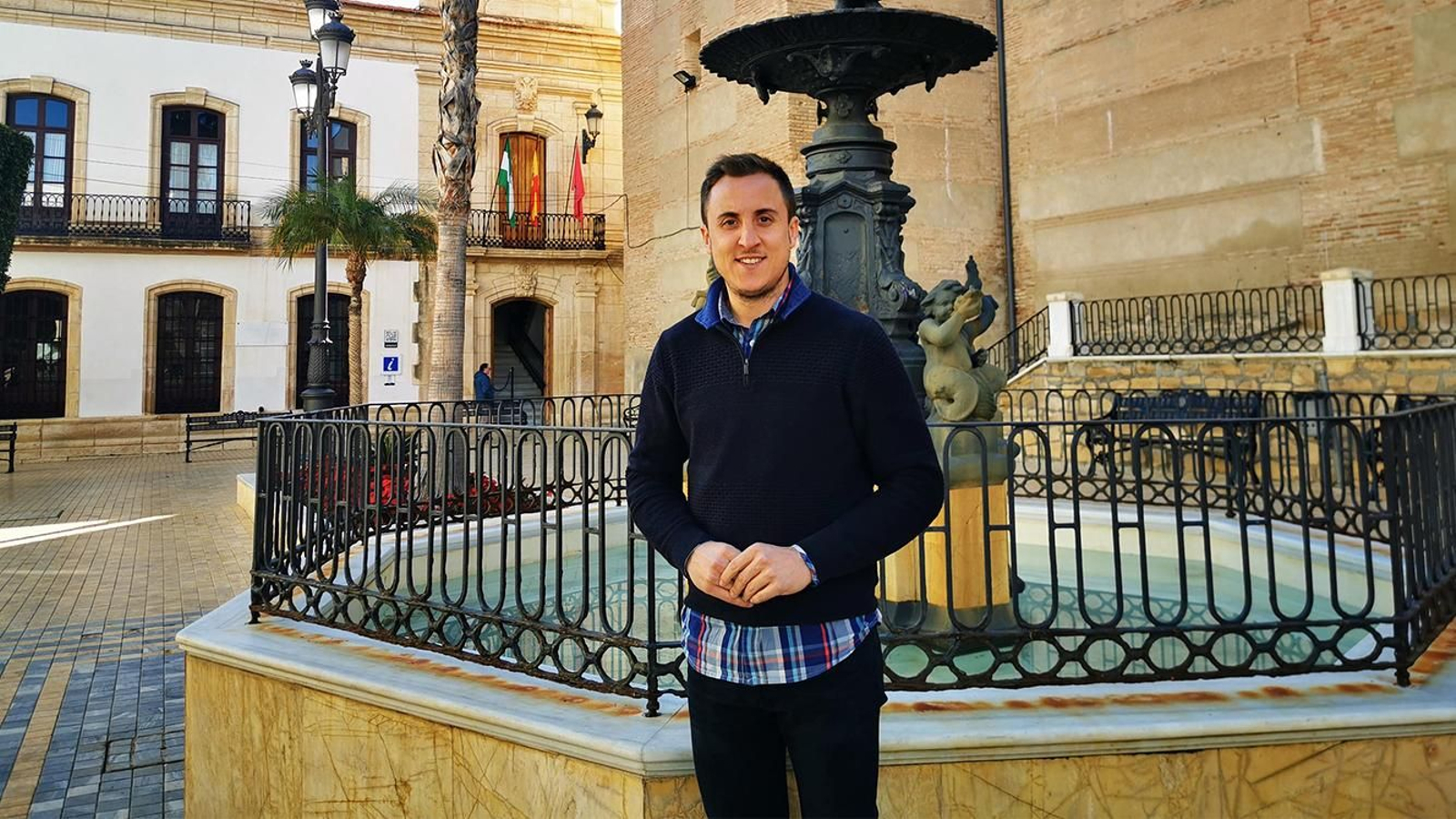 Alfonso García Ramos en la Plaza Mayor de Vera. Alfonso García Ramos en la Plaza Mayor de Vera.