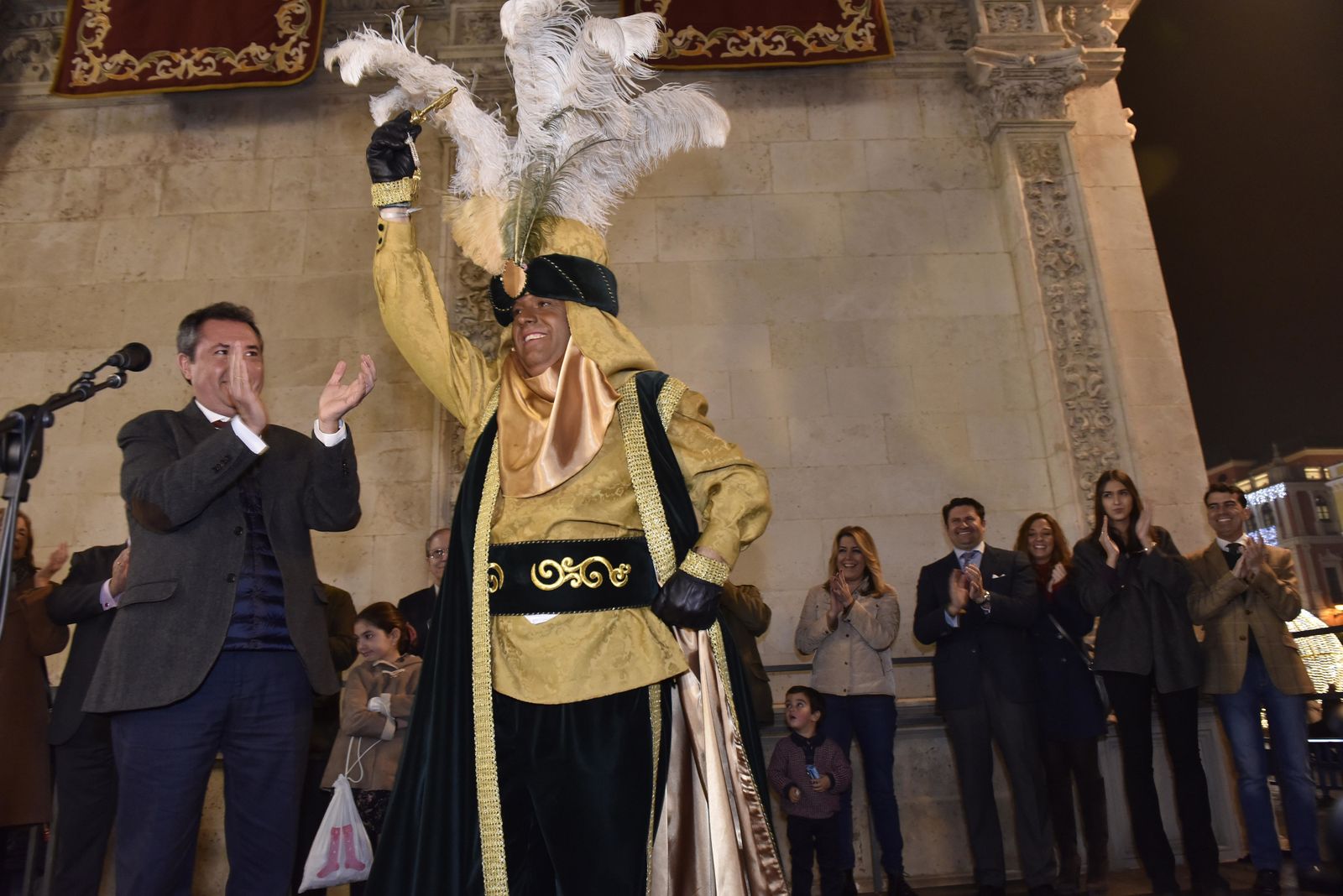 El Heraldo Real recorre las calles del centro