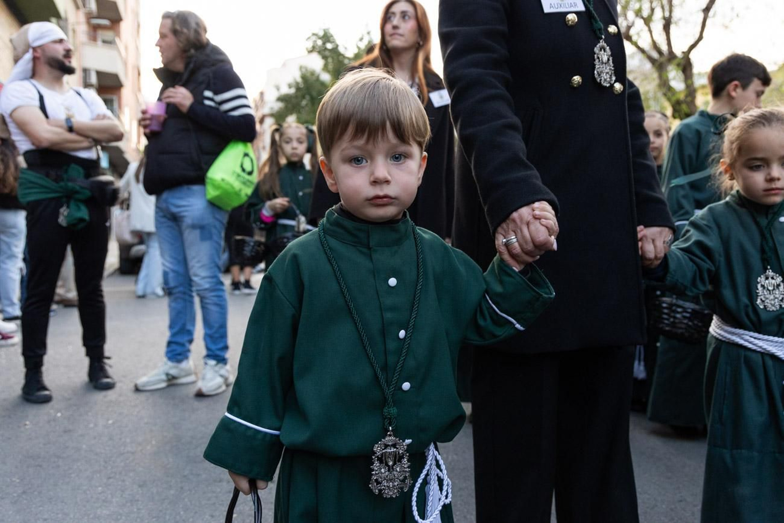 Las cofradías de la Vera Cruz, Expiración y Gran Poder lucen sus cortejos en la calle