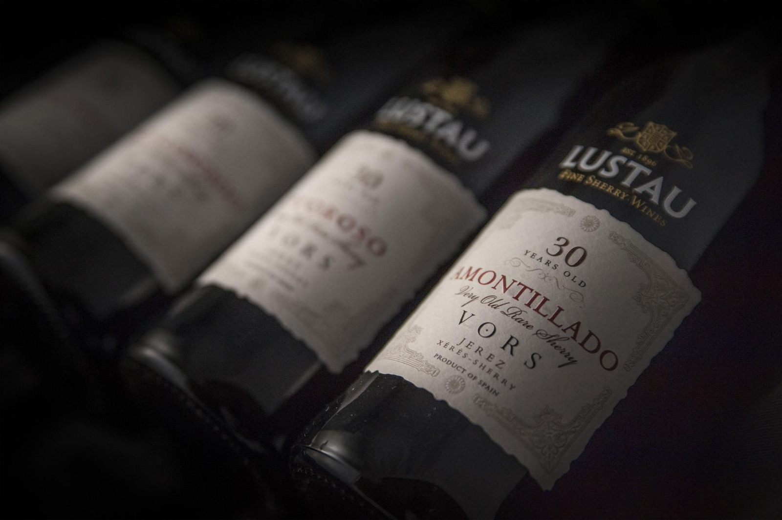 Gama de jereces VORS de Lustau a la que pertenecen los dos vinos premiados entre los 50 mejores del mundo.
