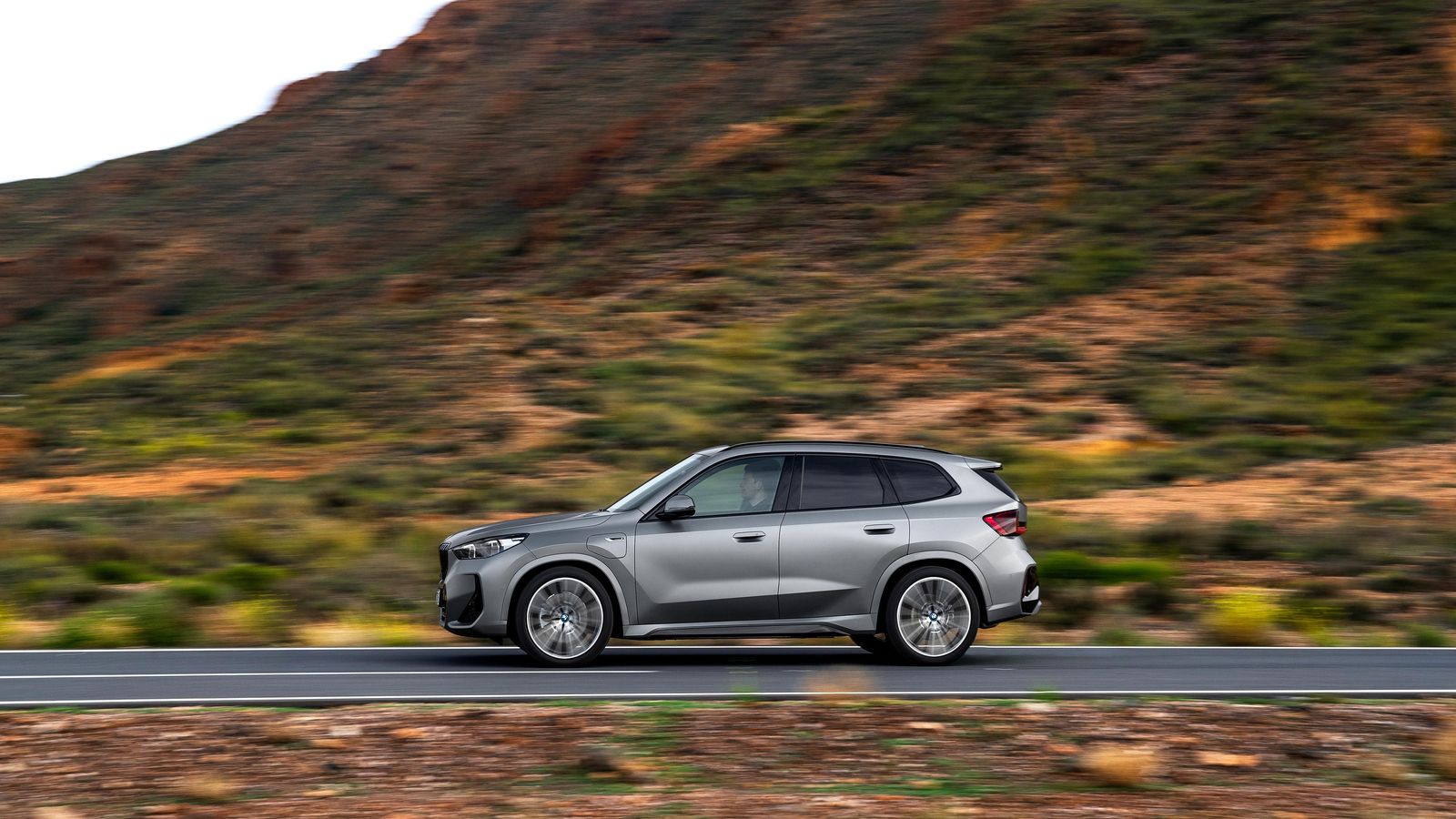 El alcance exclusivamente usando el motor eléctrico de los híbridos enchufables varía, según la versión, entre 78 y 89 km