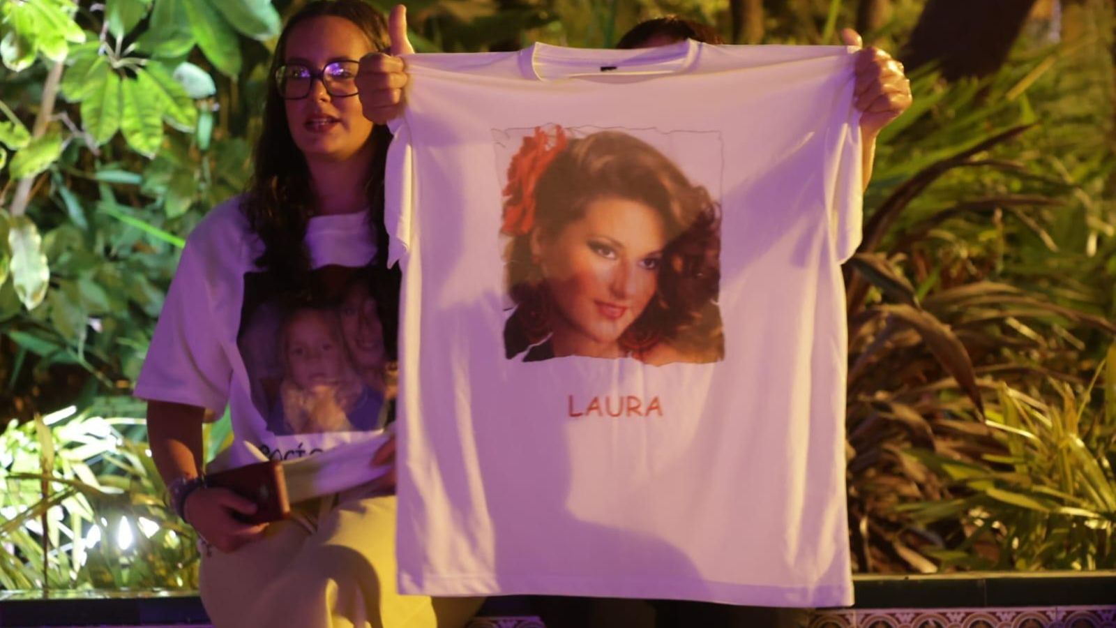 Unas seguidoras de Laura Gallego.