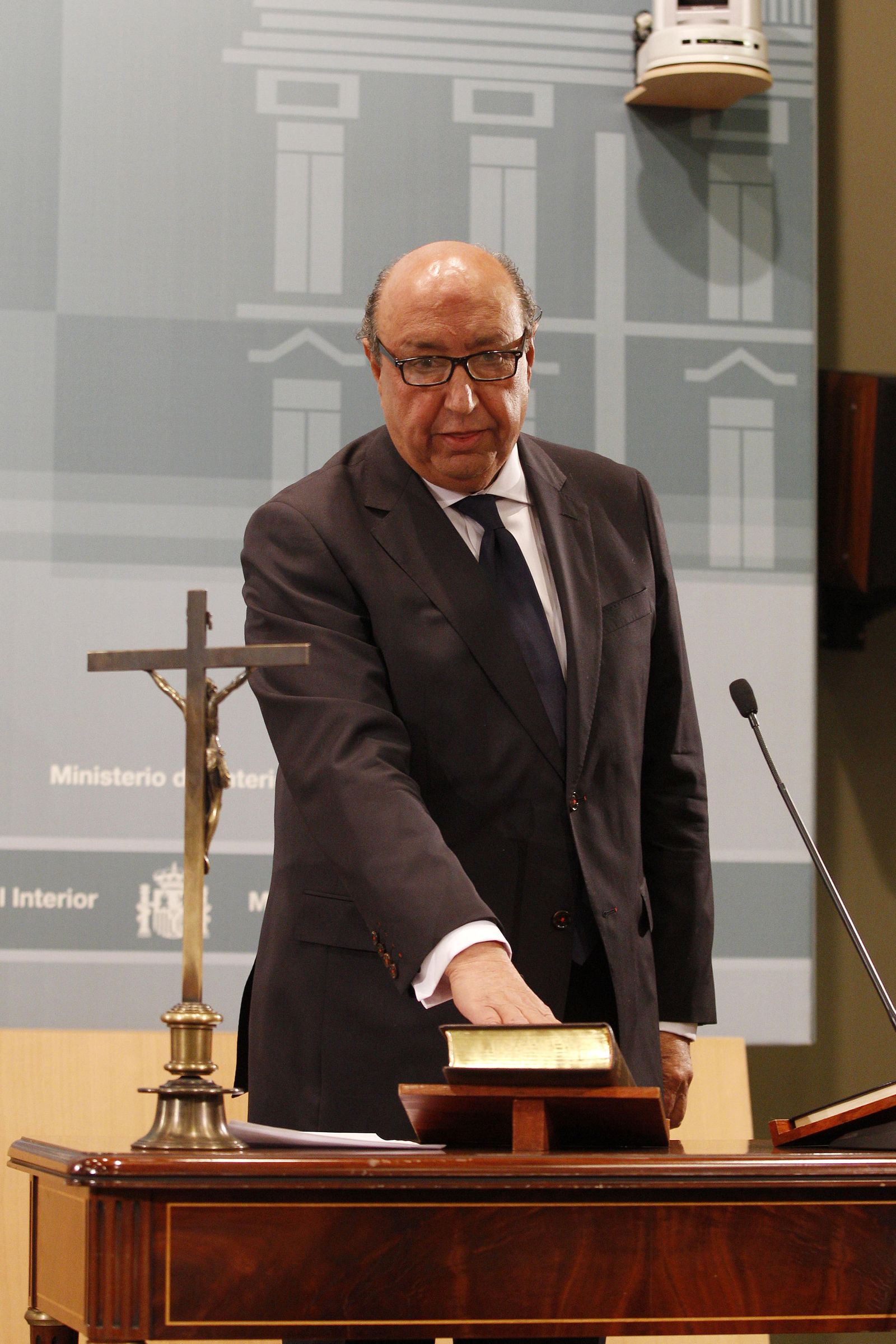 Los miembros del gabinete de Zoido juran sus cargos