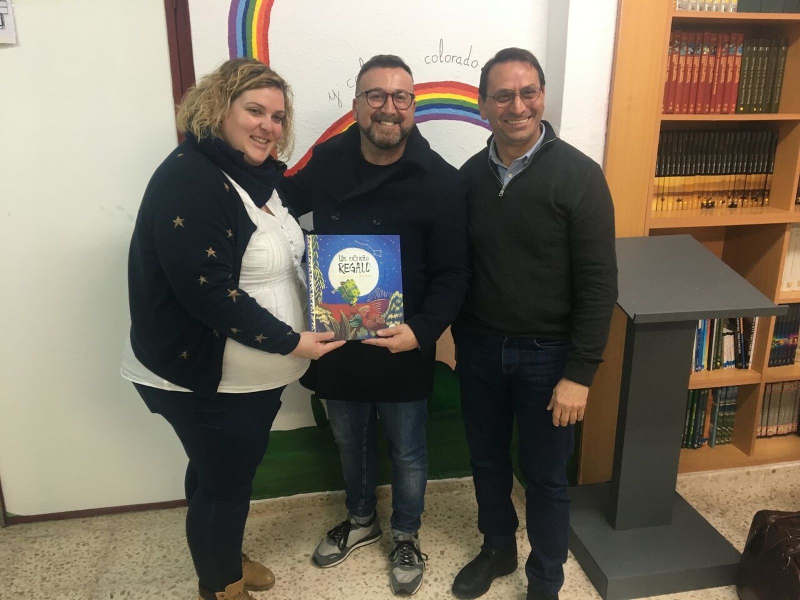 El escritor José Carlos Román lleva su cuentacuentos al colegio García Lorca