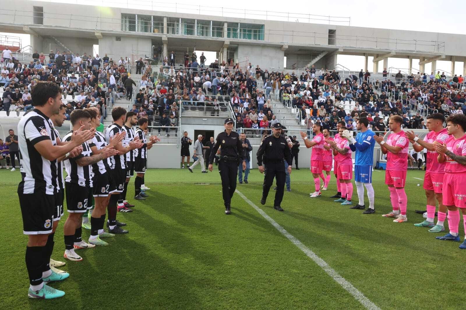 El Balompédica Linense-San Roque de Lepe, en imágenes
