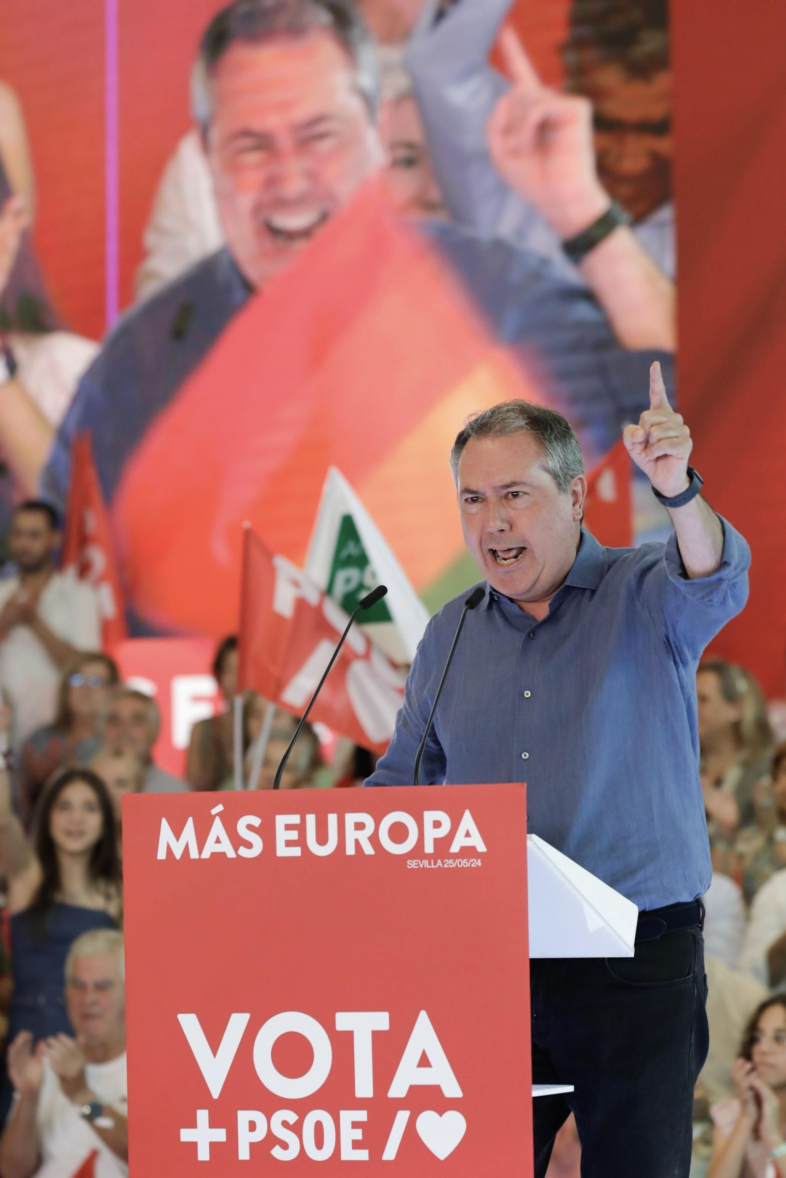 Las imágenes del mitin de Pedro Sánchez en Sevilla