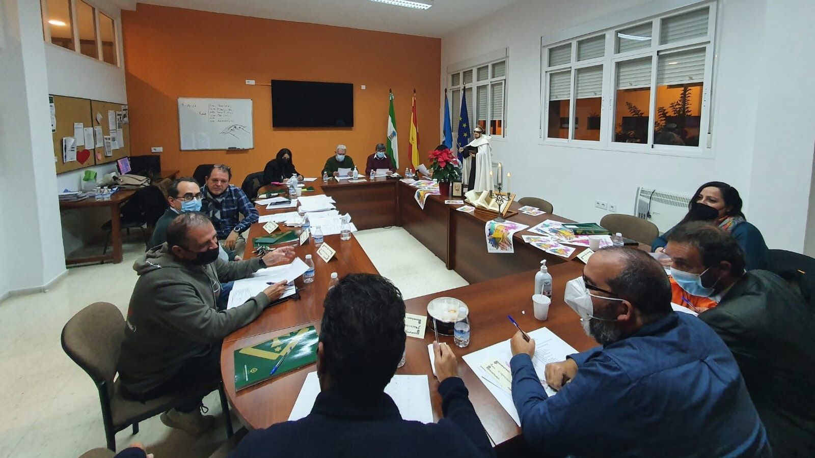 Reunión del jurado del certamen literario San Juan de la Cruz del Liceo de San Fernando.