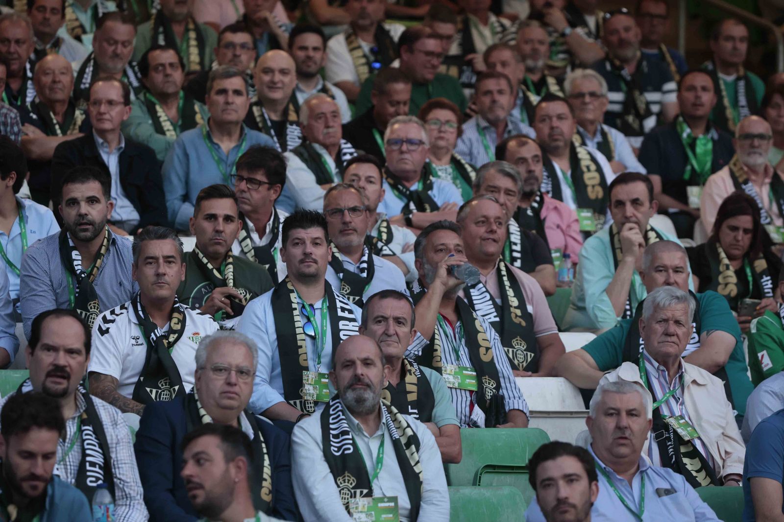 Búscate en el acto Siempre Verdiblancos