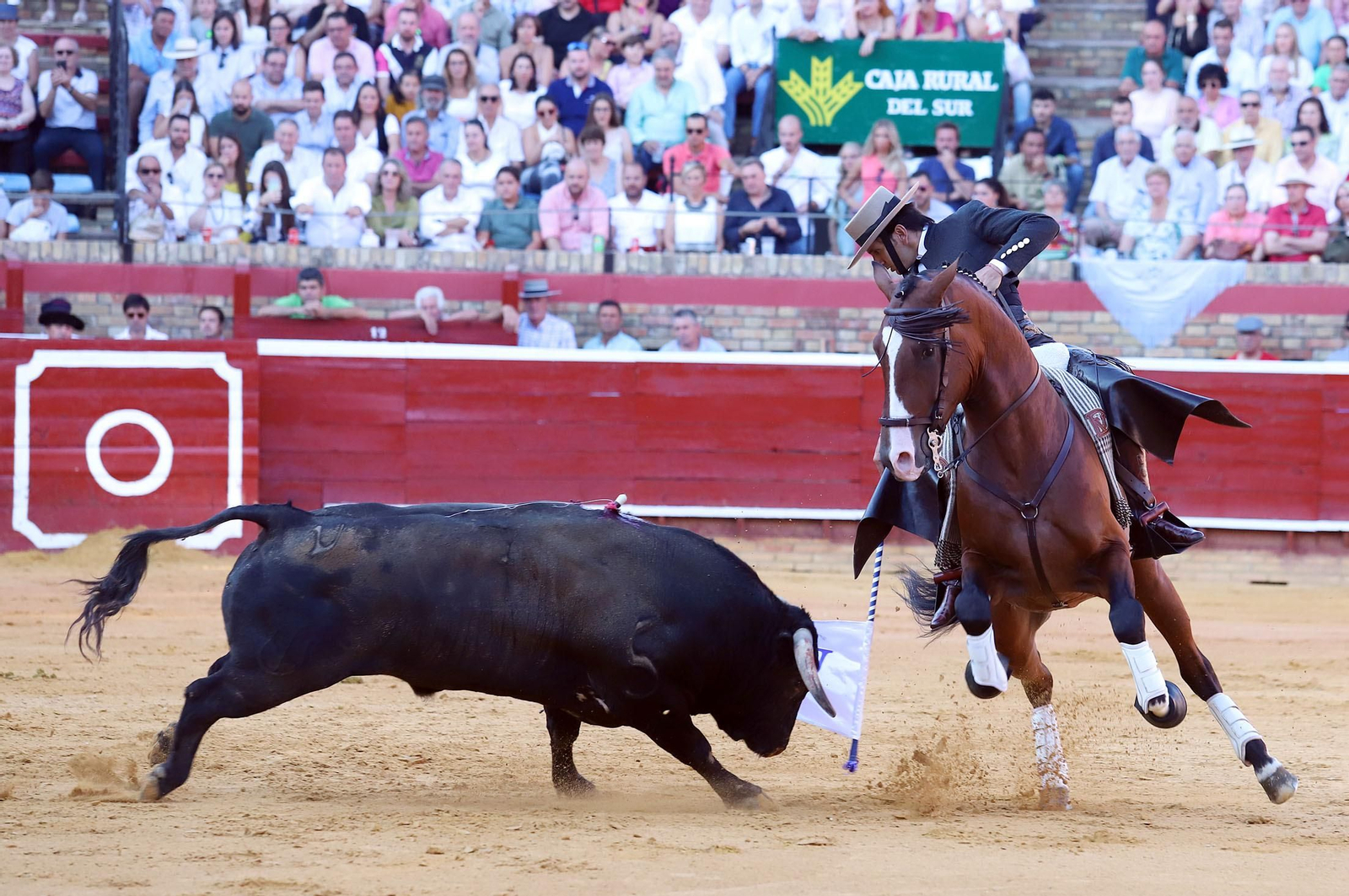 Imágenes de Andrés Romero y Diego Ventura en el rejoneo de la Plaza de Toros La Merced