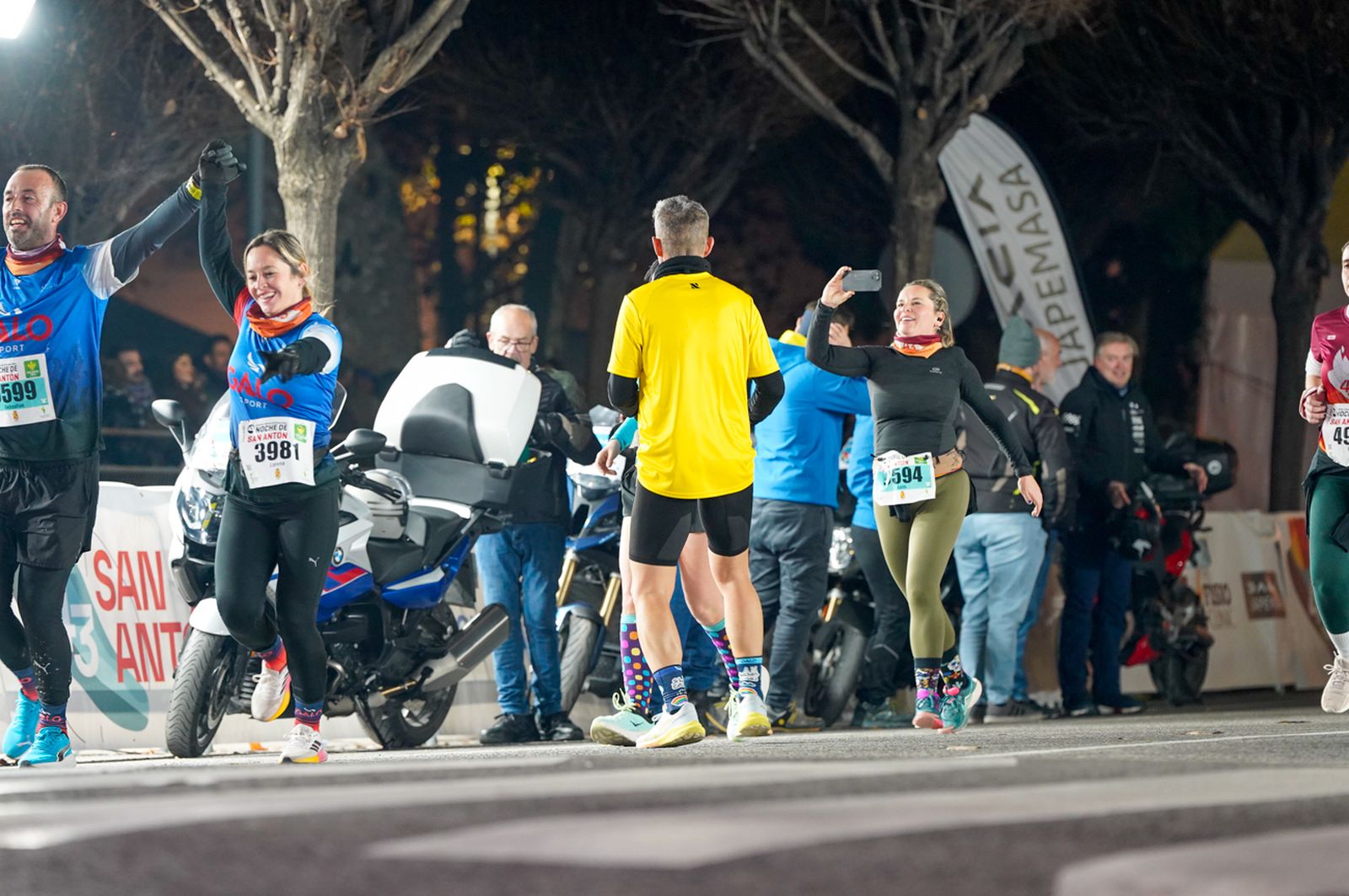 En imágenes: búscate en tu llegada a meta de la Carrera de San Antón 2026 (1)