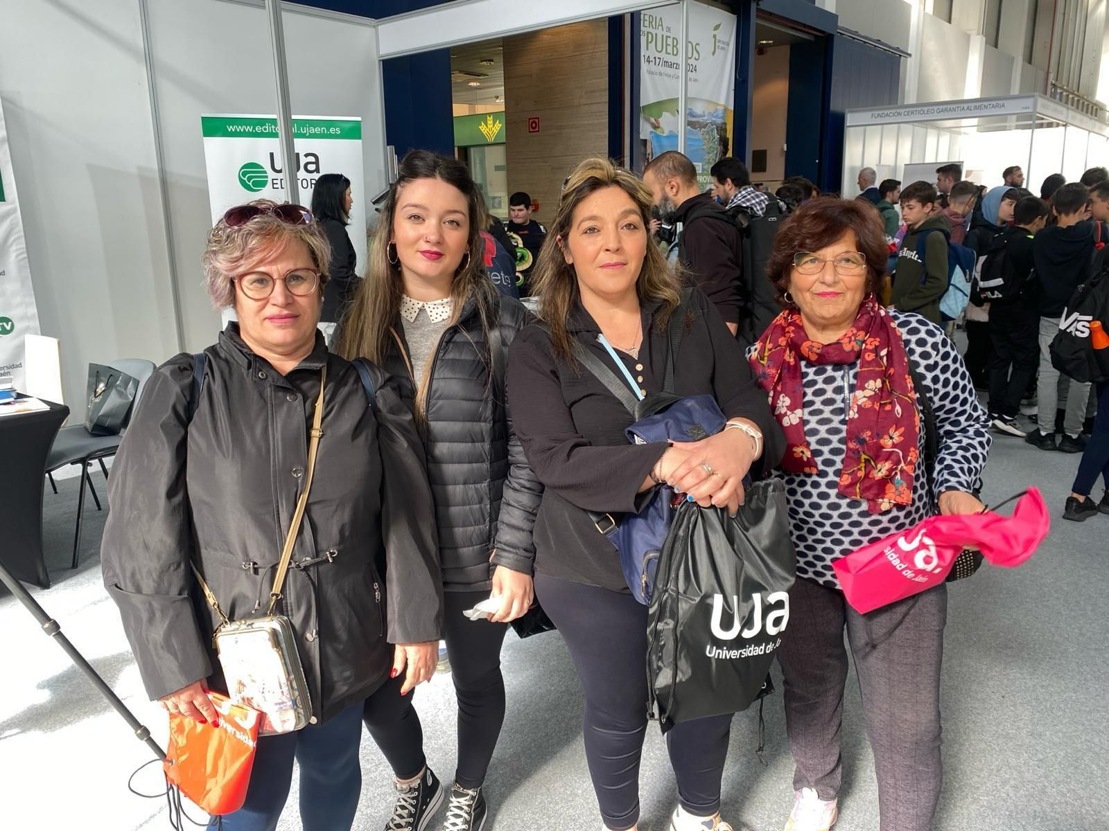 En imágenes: arrancan de forma multitudinaria la X Feria de los Pueblos de Jaén