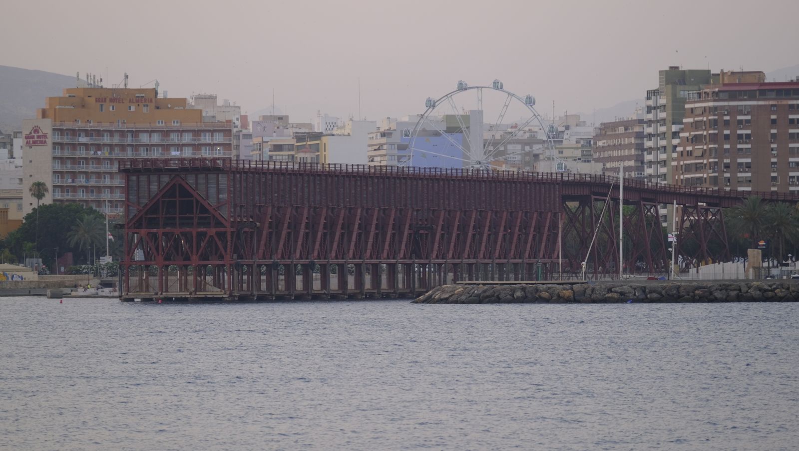Atardecer en el Faro, organizado por la Autoridad Portuaria de Almería