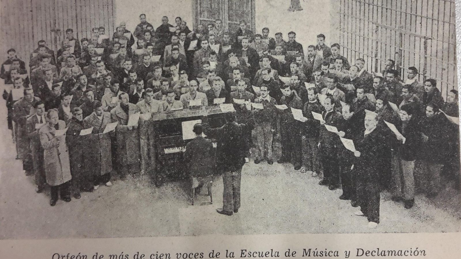 una imagen del Orfeón de la Prisión Central de Valencia en 1939