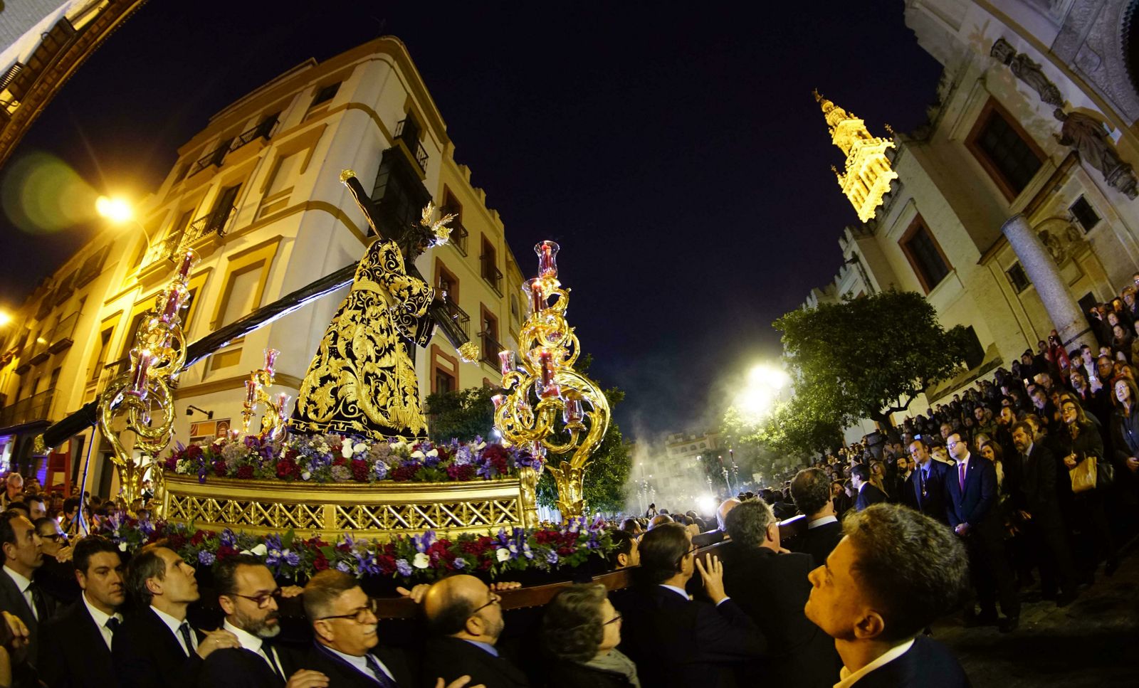 Las imágenes del Vía Crucis de las Hermandades 2020