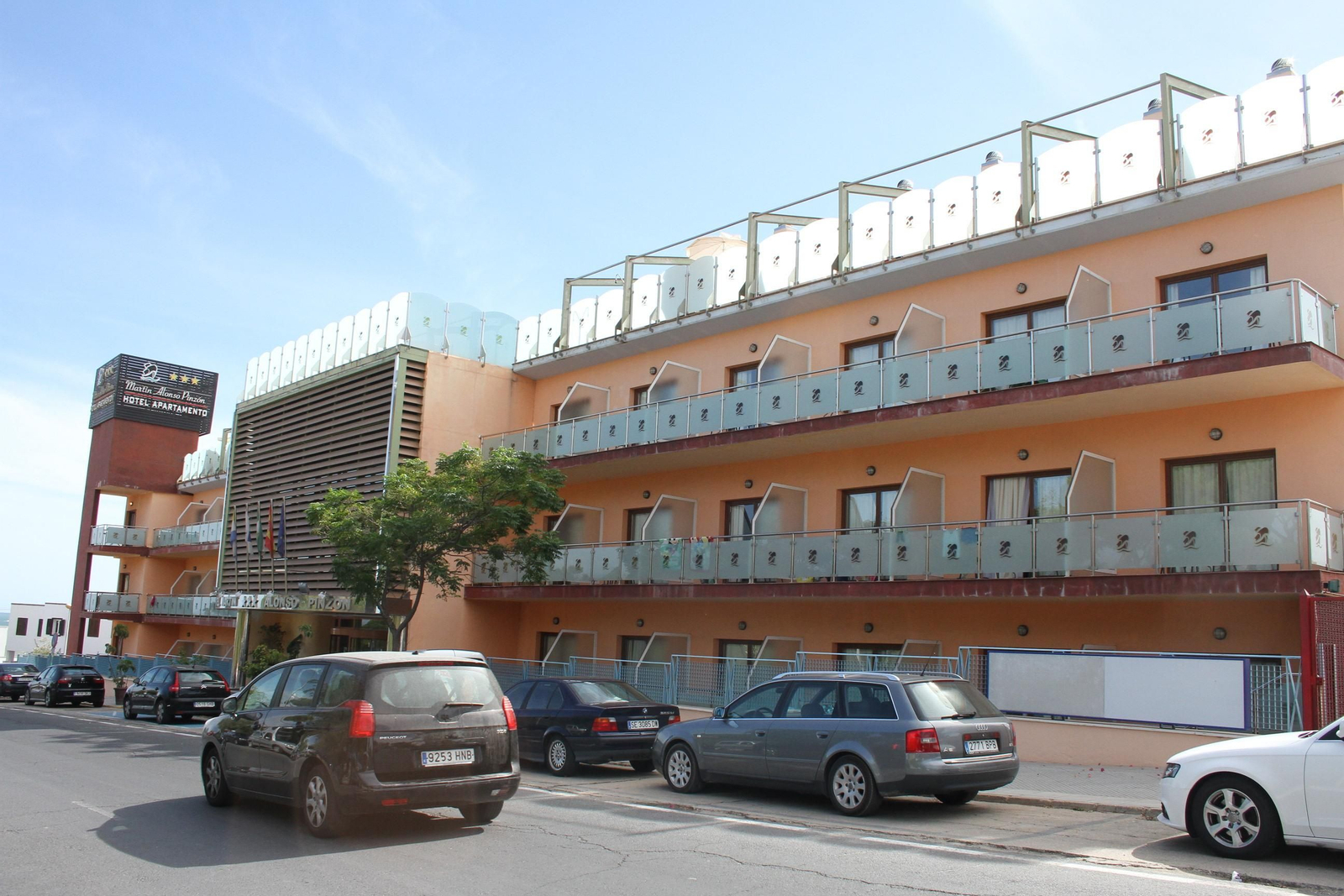 El Hotel Martín Alonso Pinzón se encuentra en la localidad costera de Mazagón.