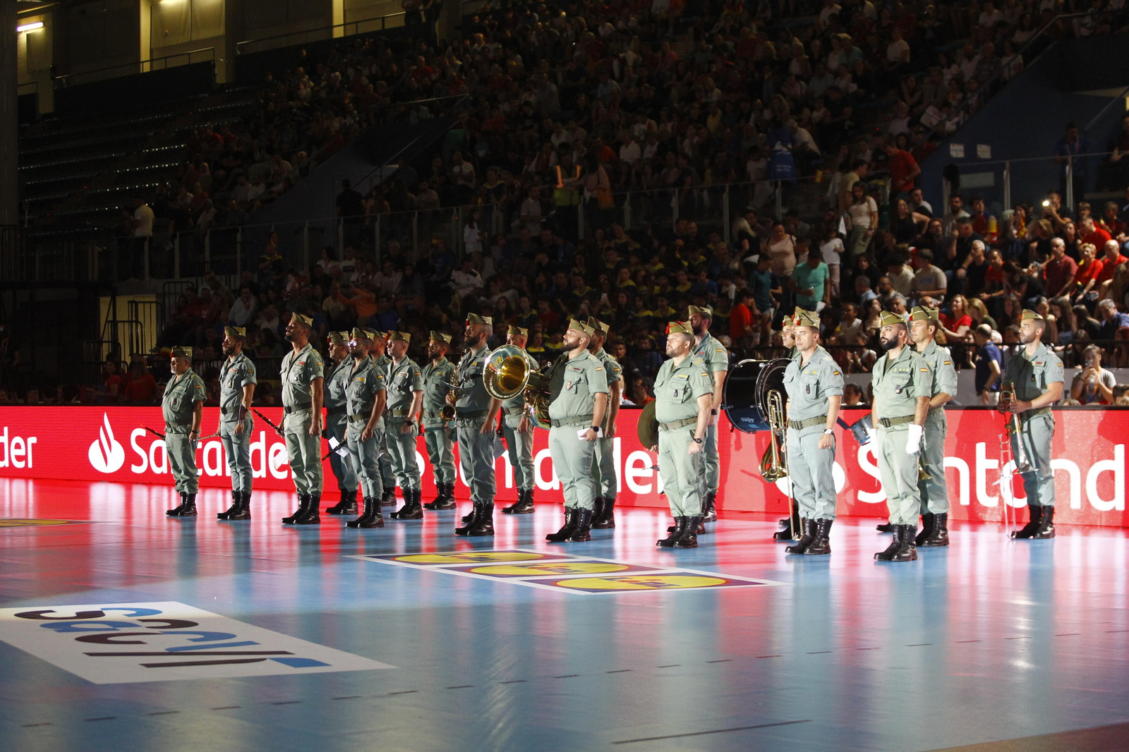 Imágenes del España-Dinamarca de la EHF Euro Cup de balonmano, en Almería