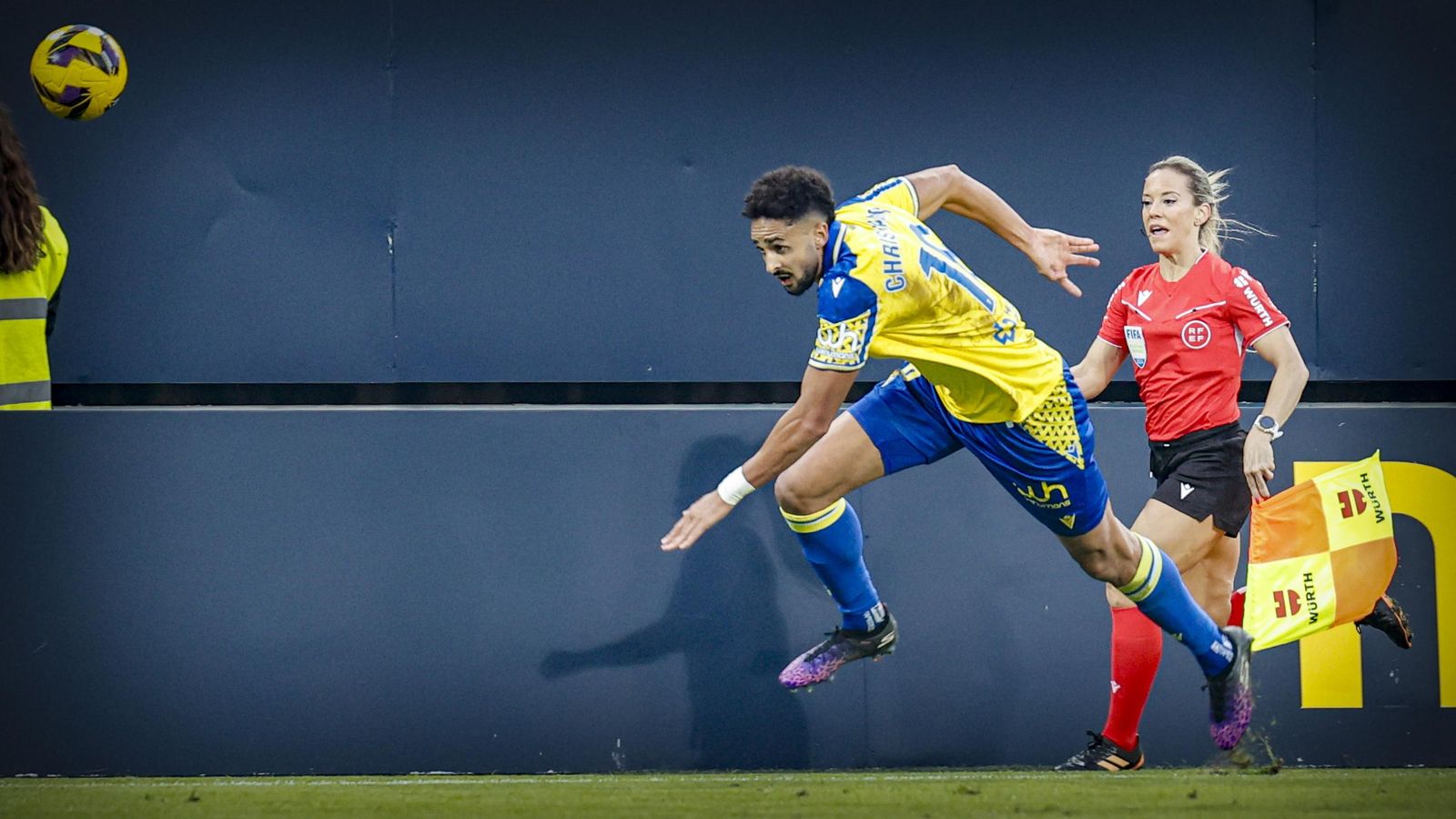 Búscate entre las fotos del partido de fútbol Cádiz CF - Albacete Balompié